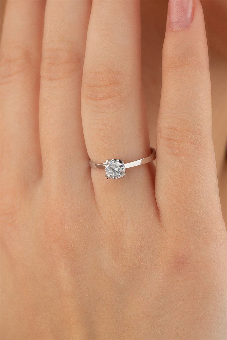 8 Ayar Altın Tektaş Modeli Yüzük 