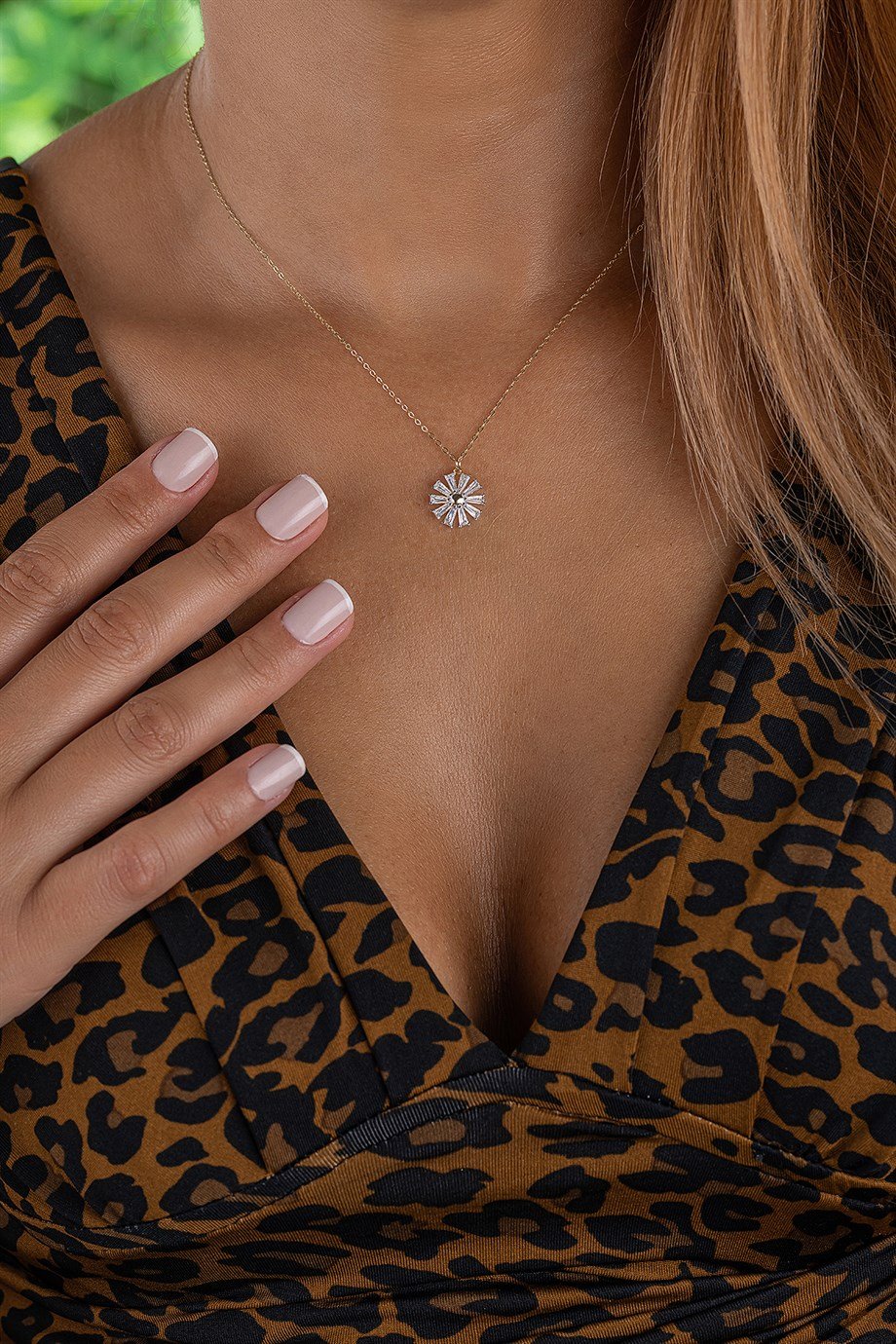 Baget Taşlı Zarif 14 Ayar Altın Kadın Kolye