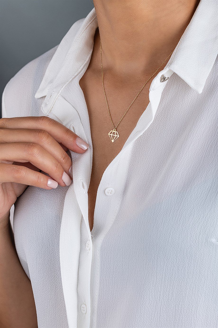 Kadın Altın Pırlanta Şeklinde Altın Kolye