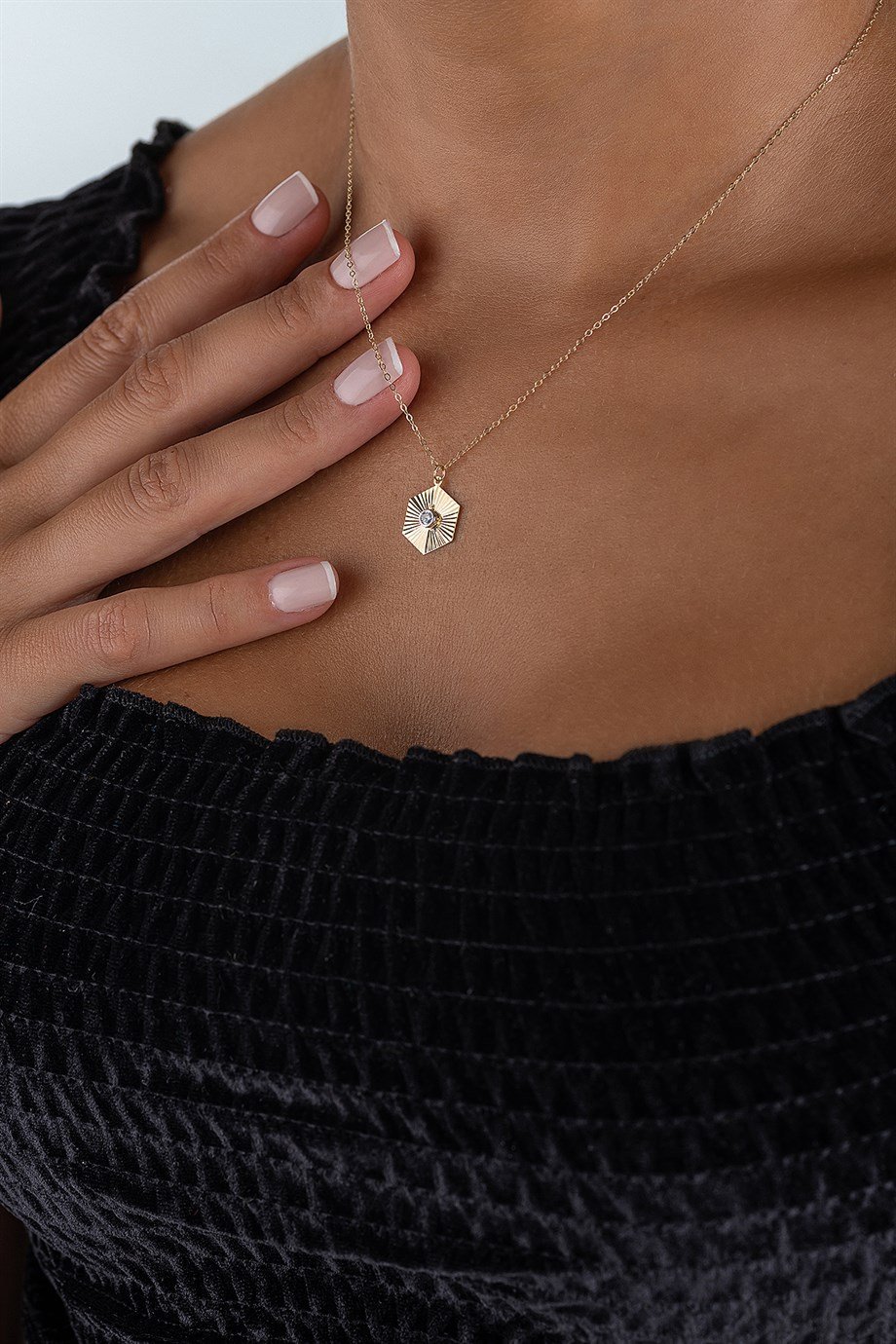 Modern Taşlı Altıgen 14 Ayar Altın Kolye