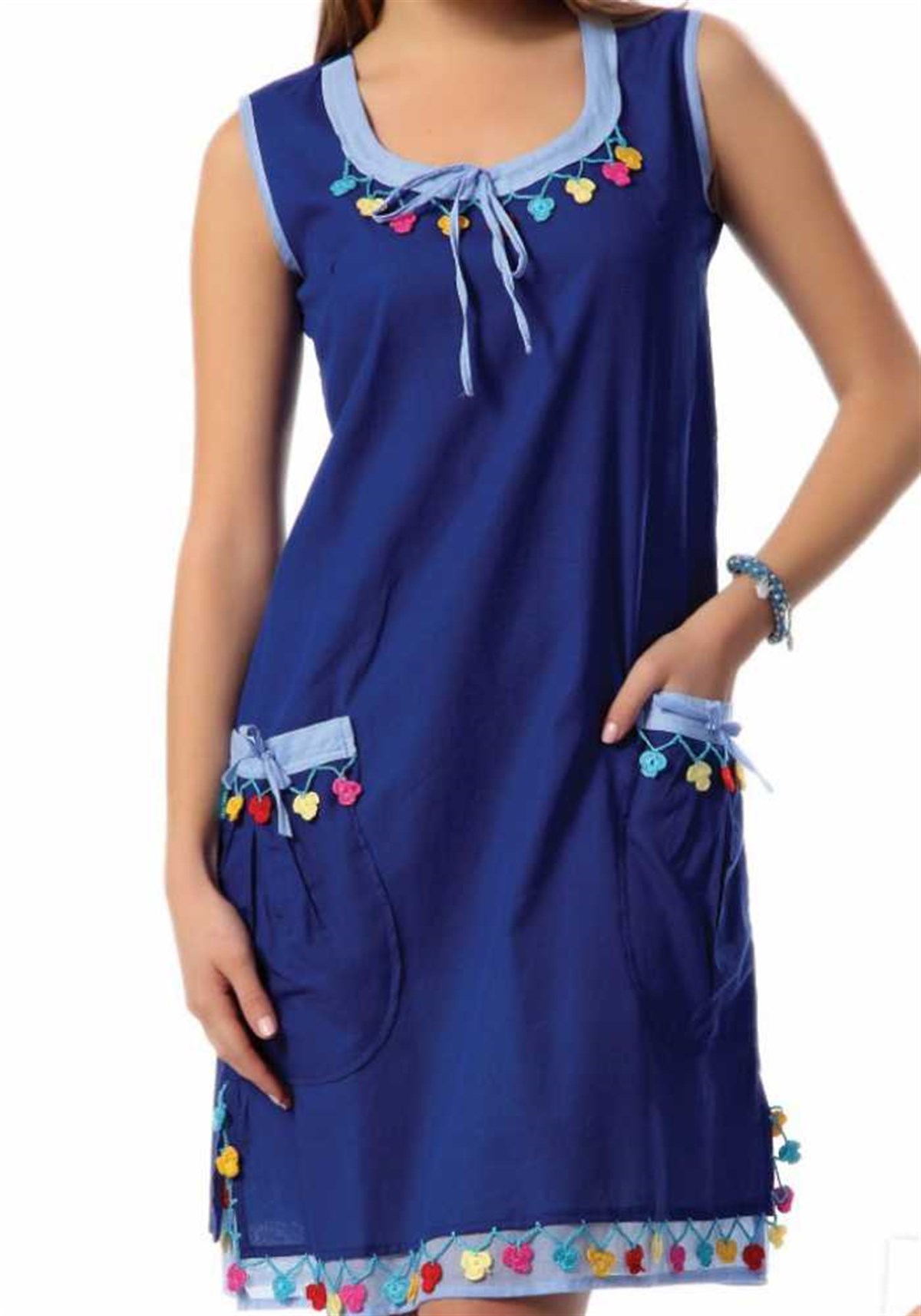 Açık Yaka Kolsuz Elbise