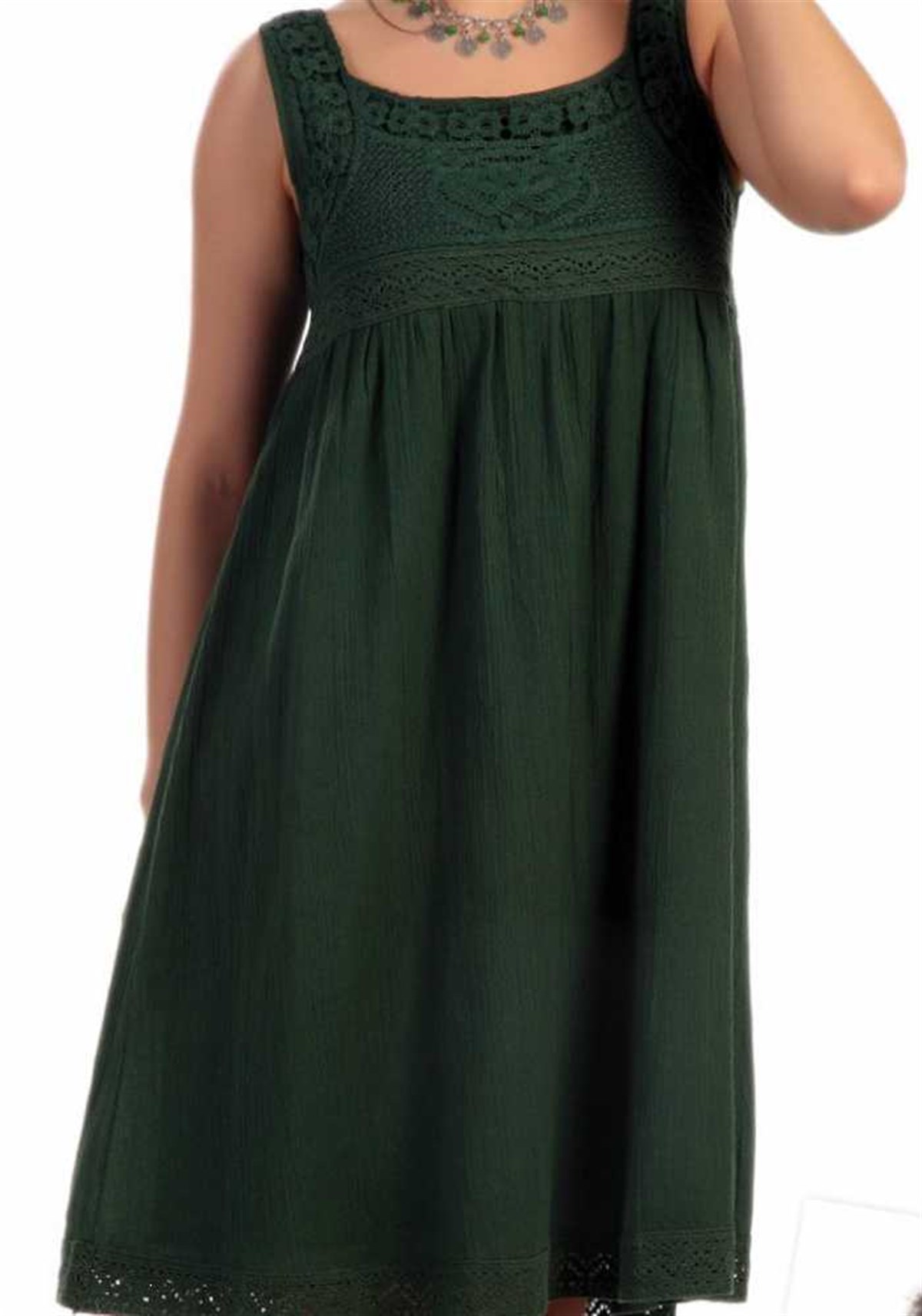 Eteği Göğsü Dantelli Kolsuz Şilebezi Elbise