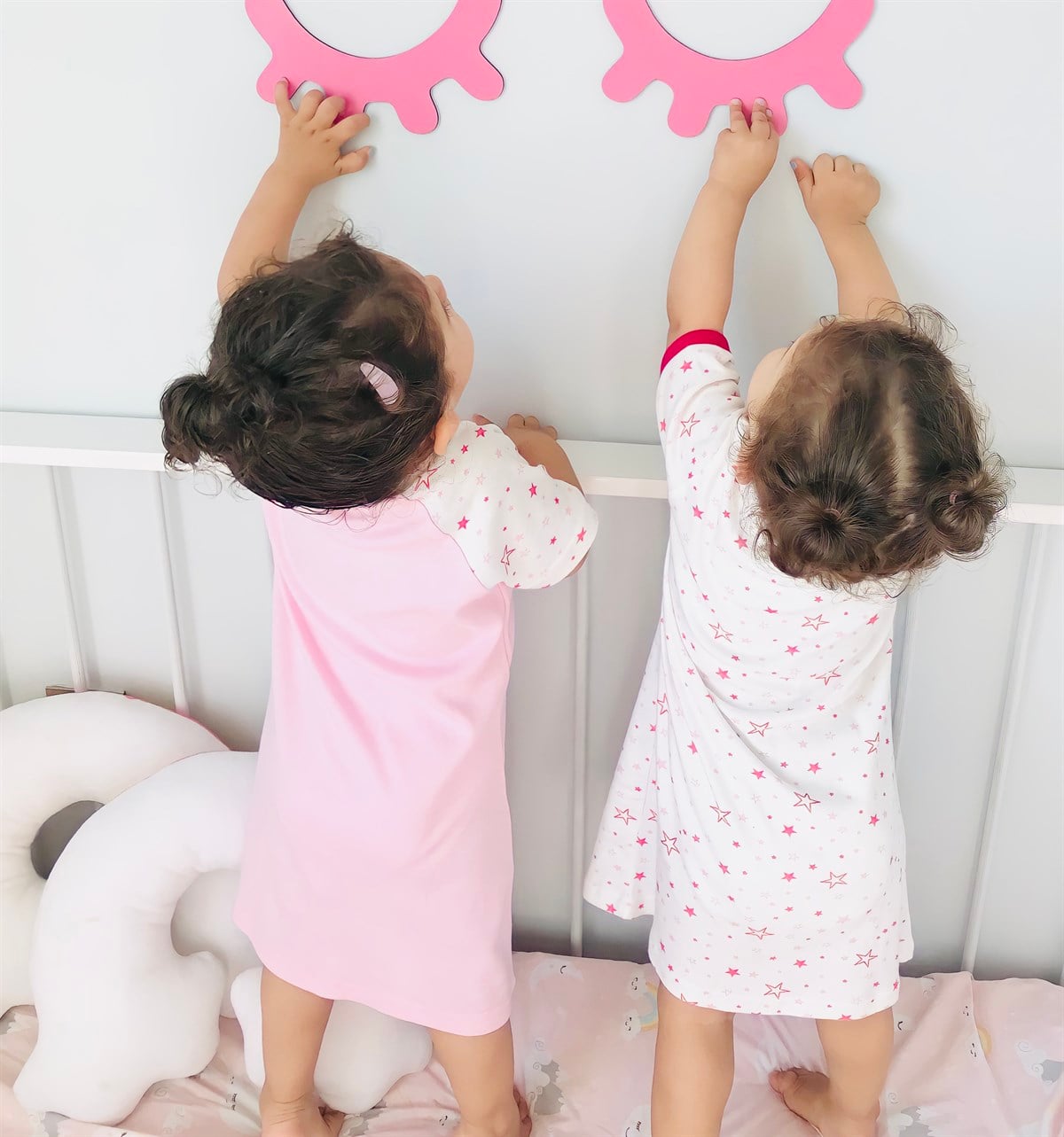 Kız Çocuk Pembe Nakışlı Gecelik