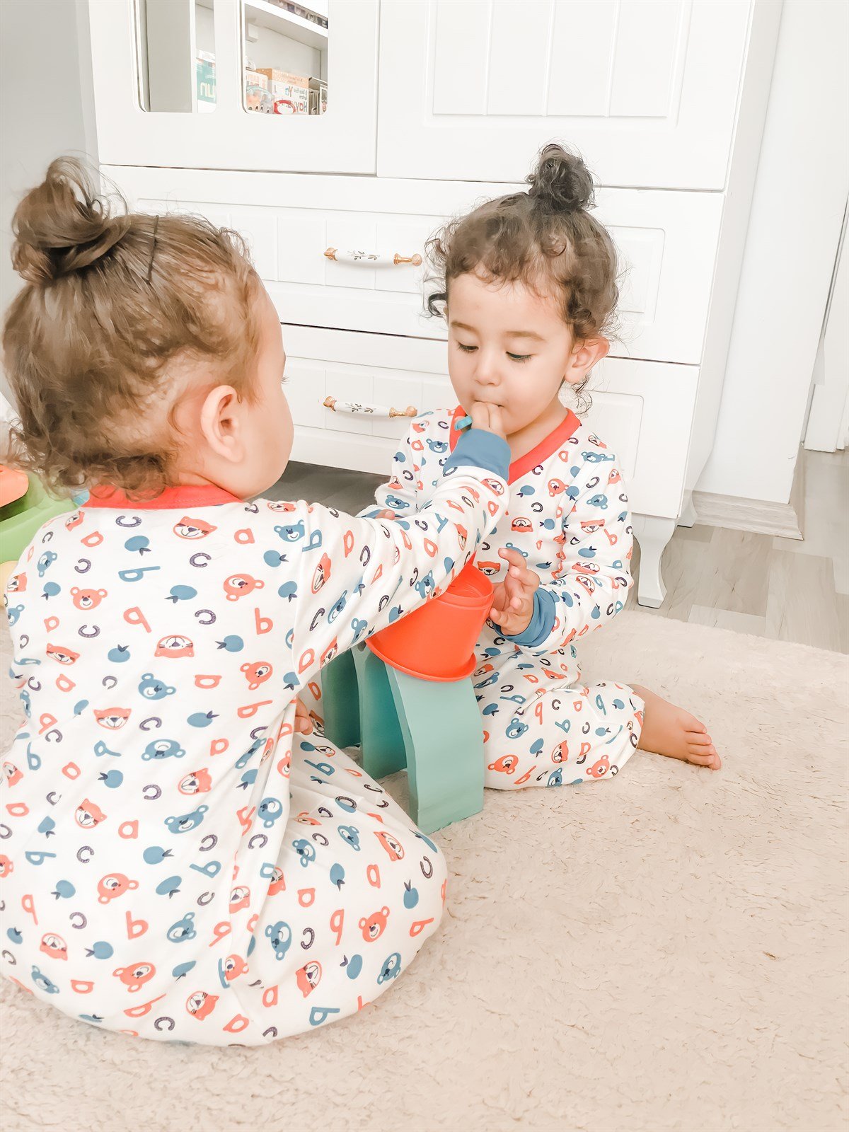UNISEX ÇOCUK HARFLİ PİJAMA TAKIMI