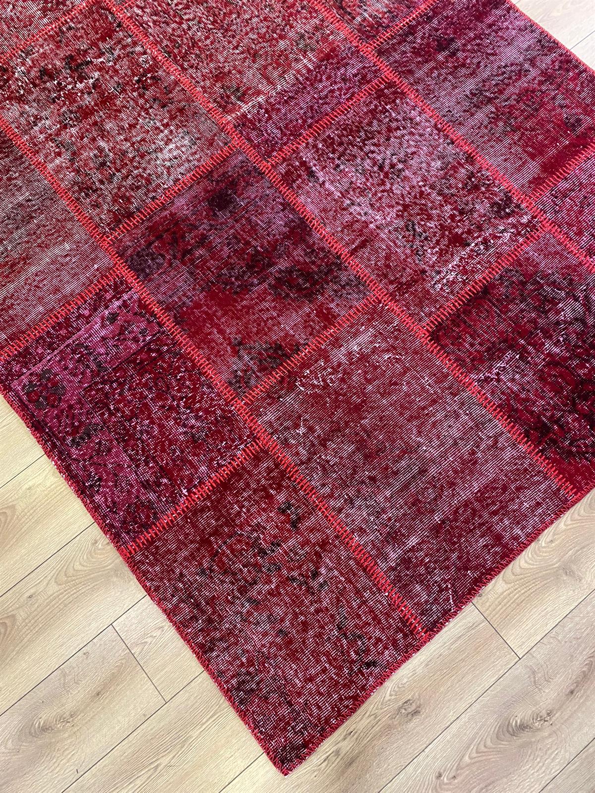 Çam Halı 122 Kırmızı El Dokuma Patchwork Yün Halı