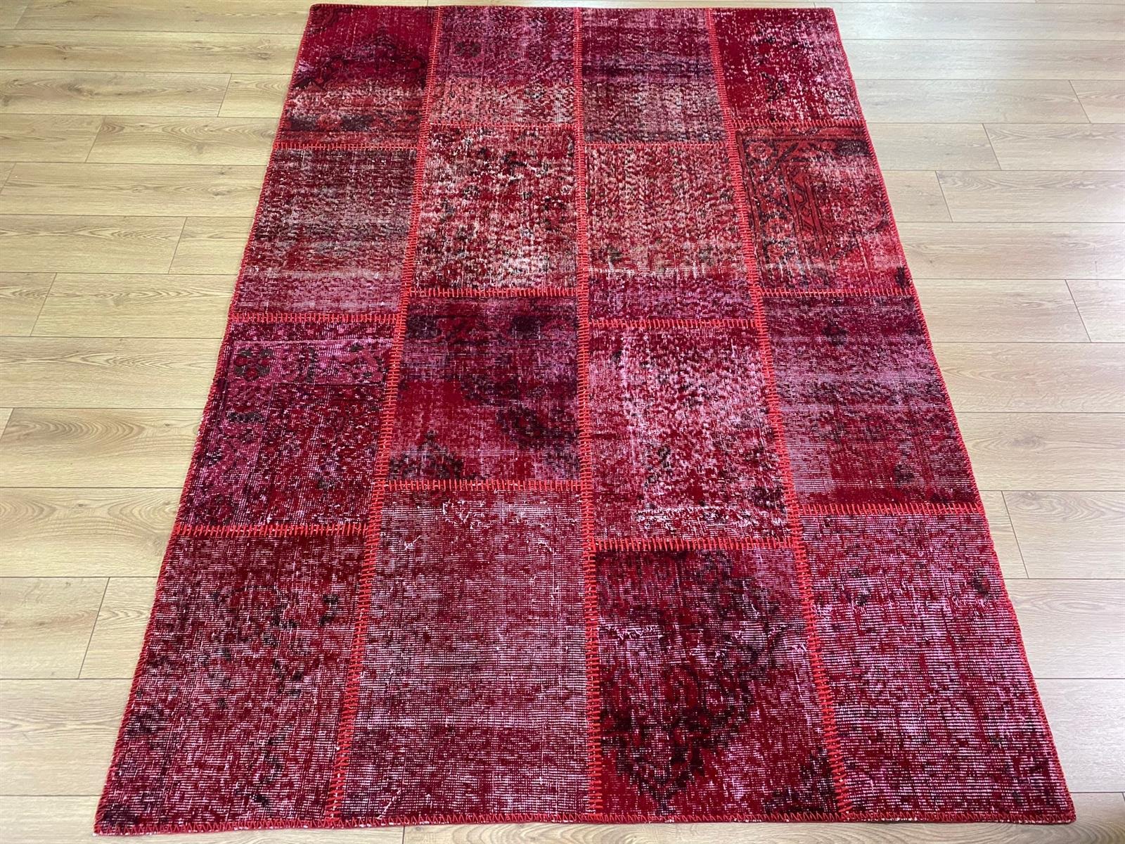 Çam Halı 122 Kırmızı El Dokuma Patchwork Yün Halı