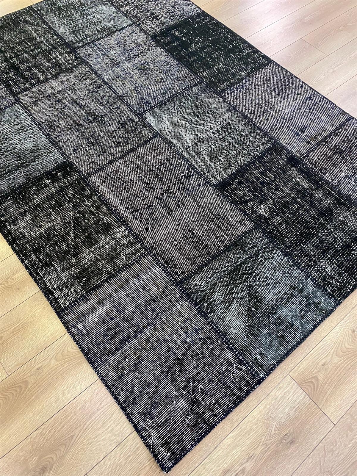 Çam Halı 728 Siyah El Dokuma Patchwork Yün Halı