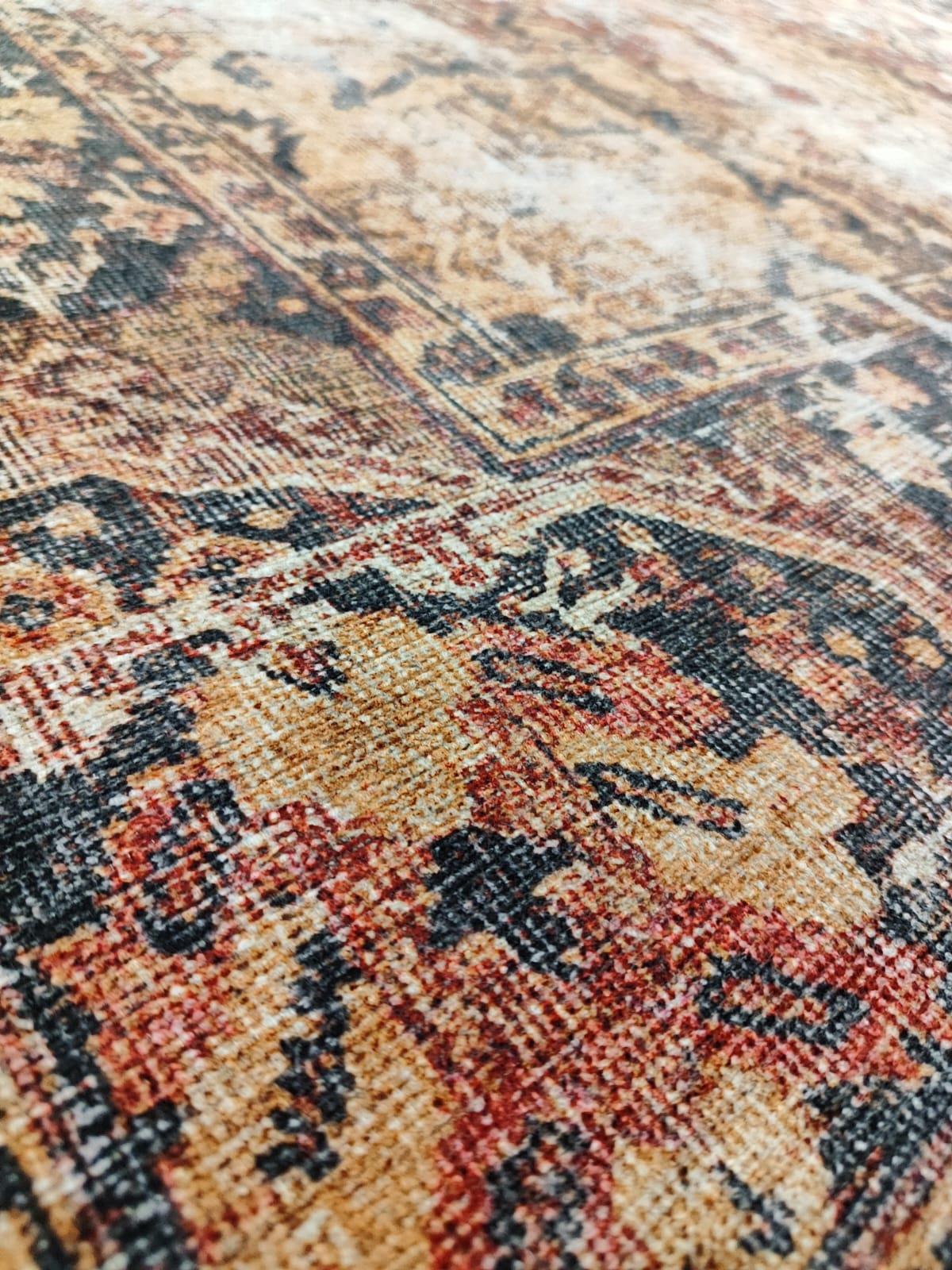 Çam Halı Anatolia 32-038 Etnik Eskitme Desenli Dokuma Tabanlı Yıkanabilir Şönil Salon ve Oda Halısı