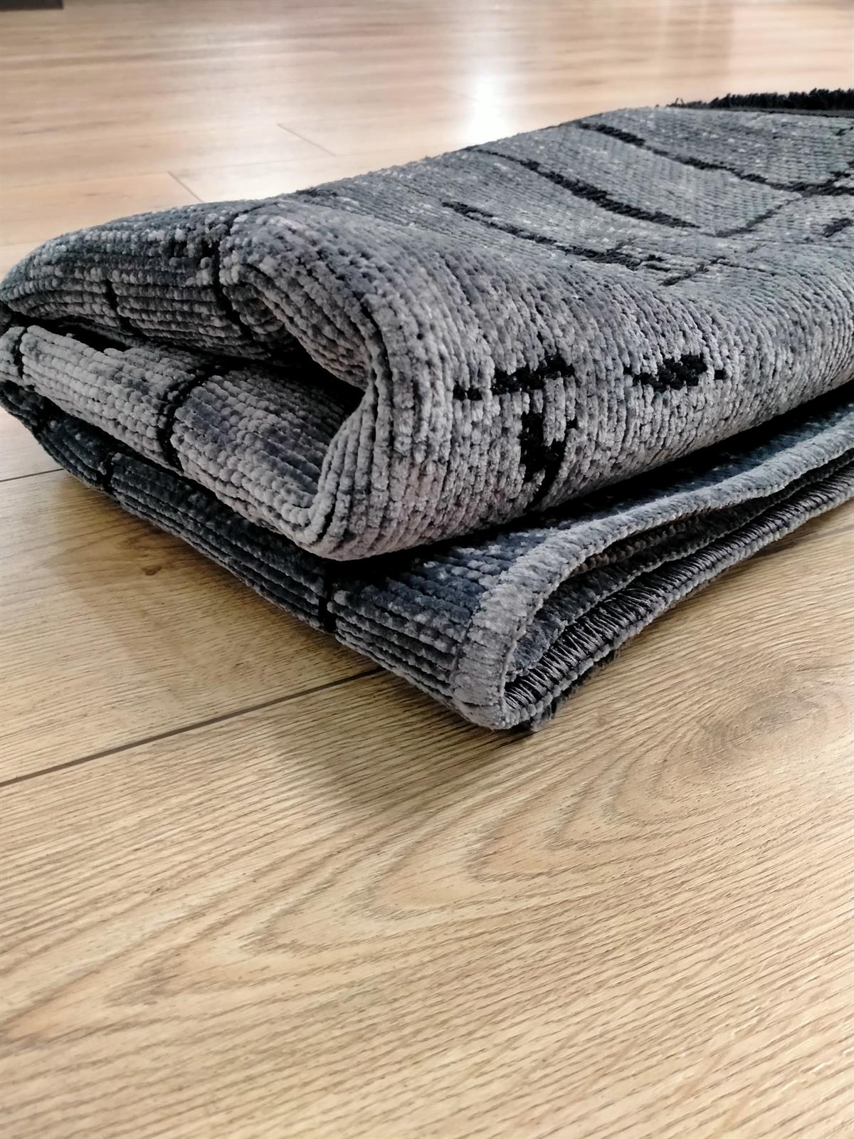 Çam Halı Bodrum BDR 123 Antrasit Özel Latex Kaymaz Tabanlı Kilim