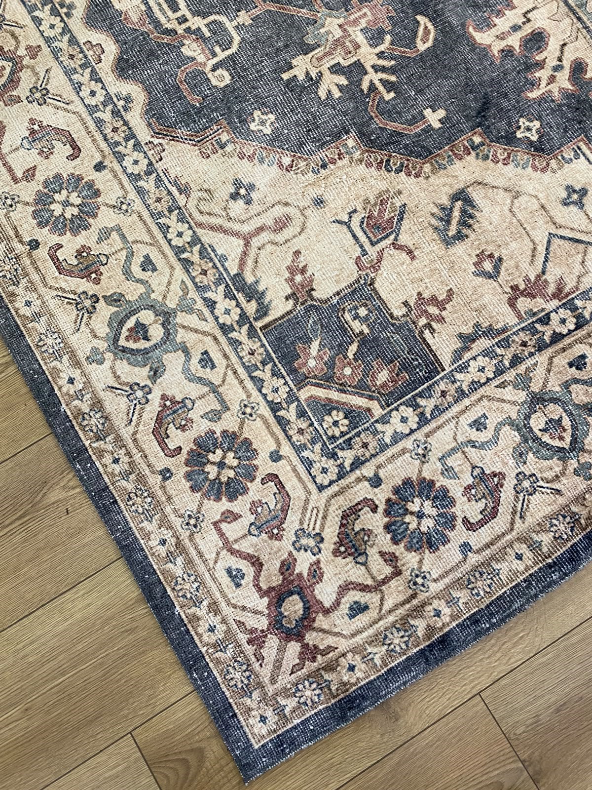 Çam Halı Dream 32-029 Etnik Eskitme Desenli Dokuma Tabanlı Yıkanabilir Şönil Salon ve Oda Halısı
