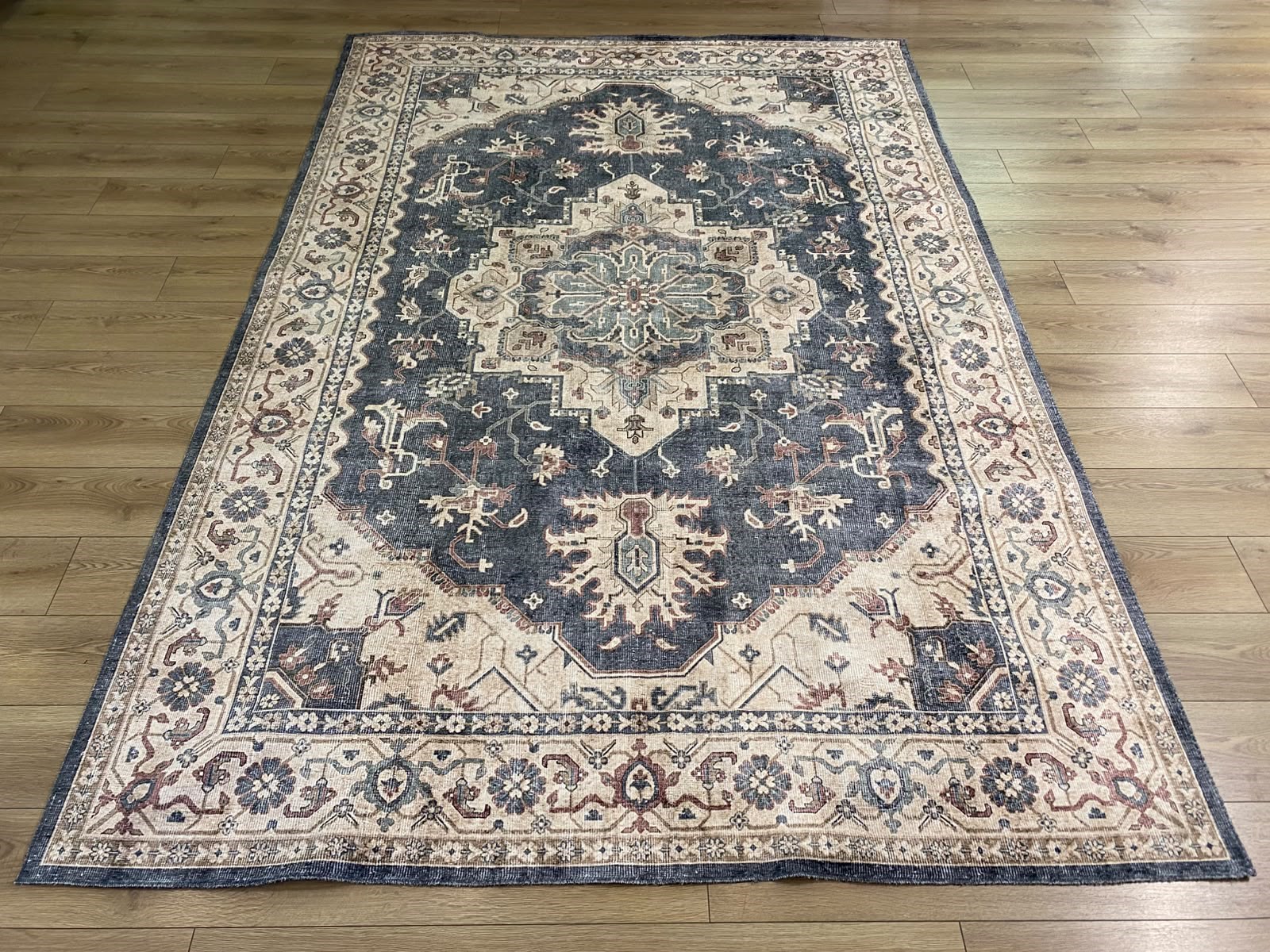 Çam Halı Dream 32-029 Etnik Eskitme Desenli Dokuma Tabanlı Yıkanabilir Şönil Salon ve Oda Halısı