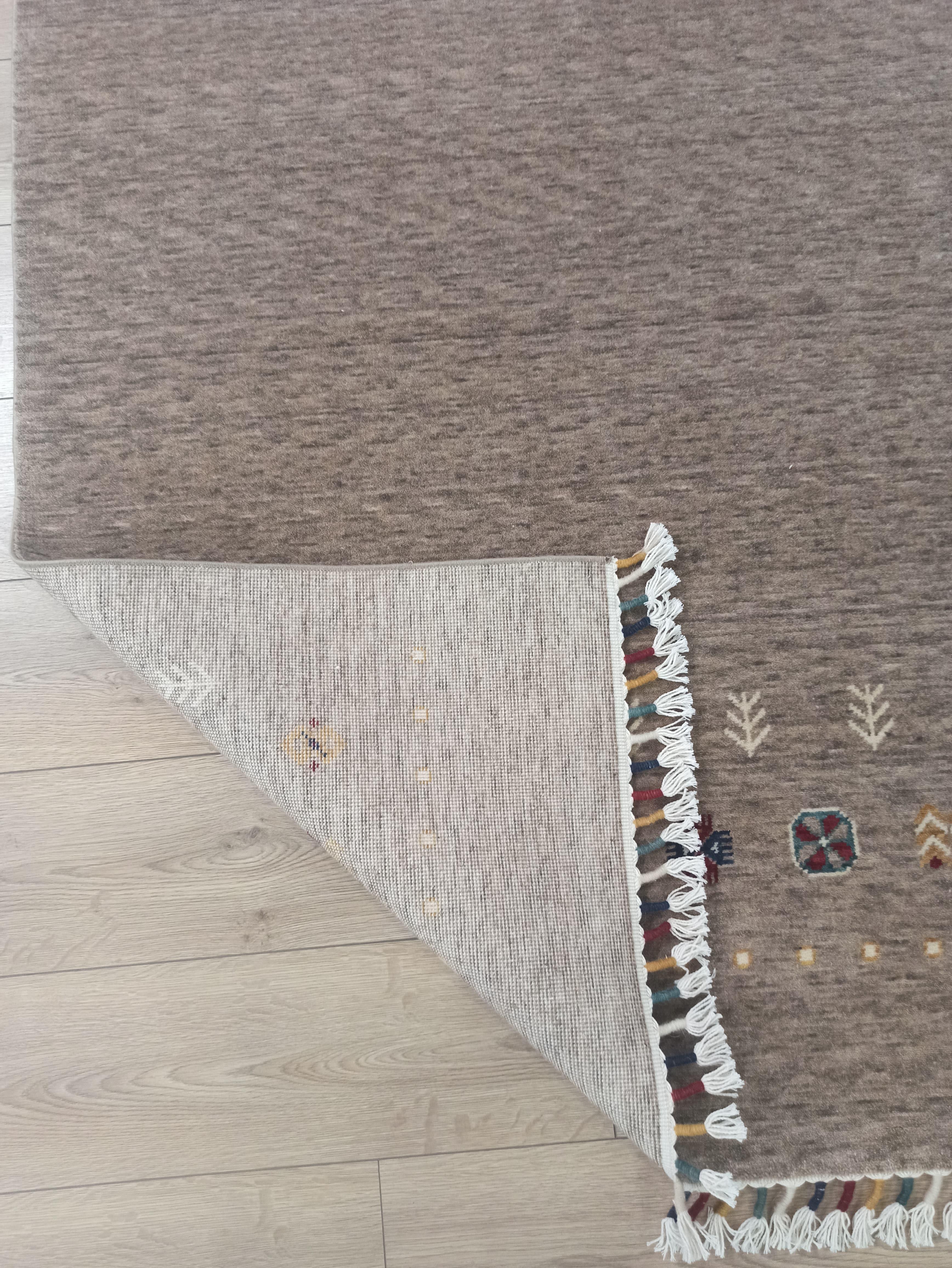 Çam Halı Funky 804 Vizon Yün ve Bambu ile Özel Tezgahlarda Üretilen Otantik Desenli El Emeği Modern Uşak Halısı