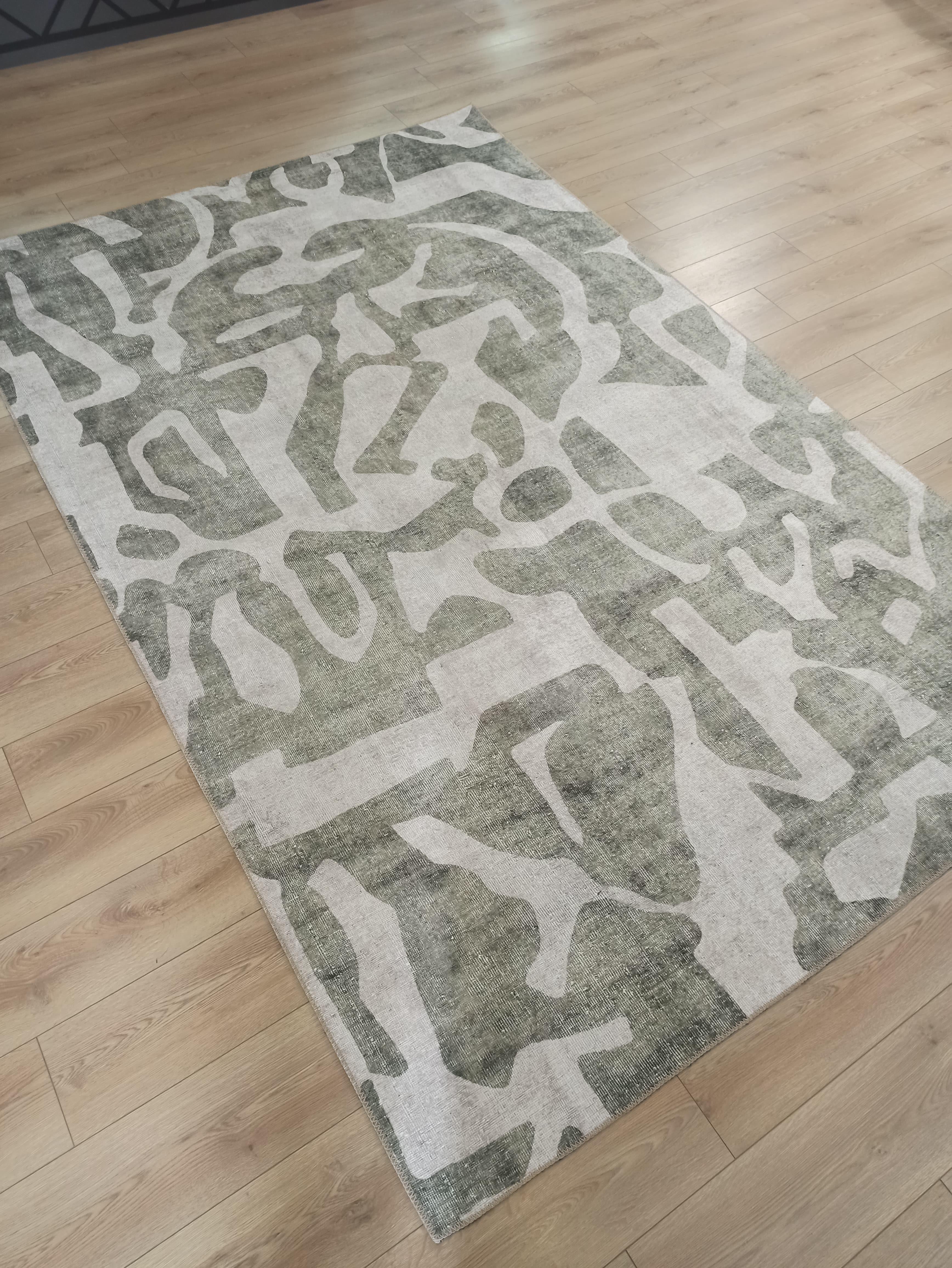 Çam Halı Siesta Modern 32-524 Modern Desenli Dokuma Tabanlı Yıkanabilir Şönil Salon ve Oda Halısı