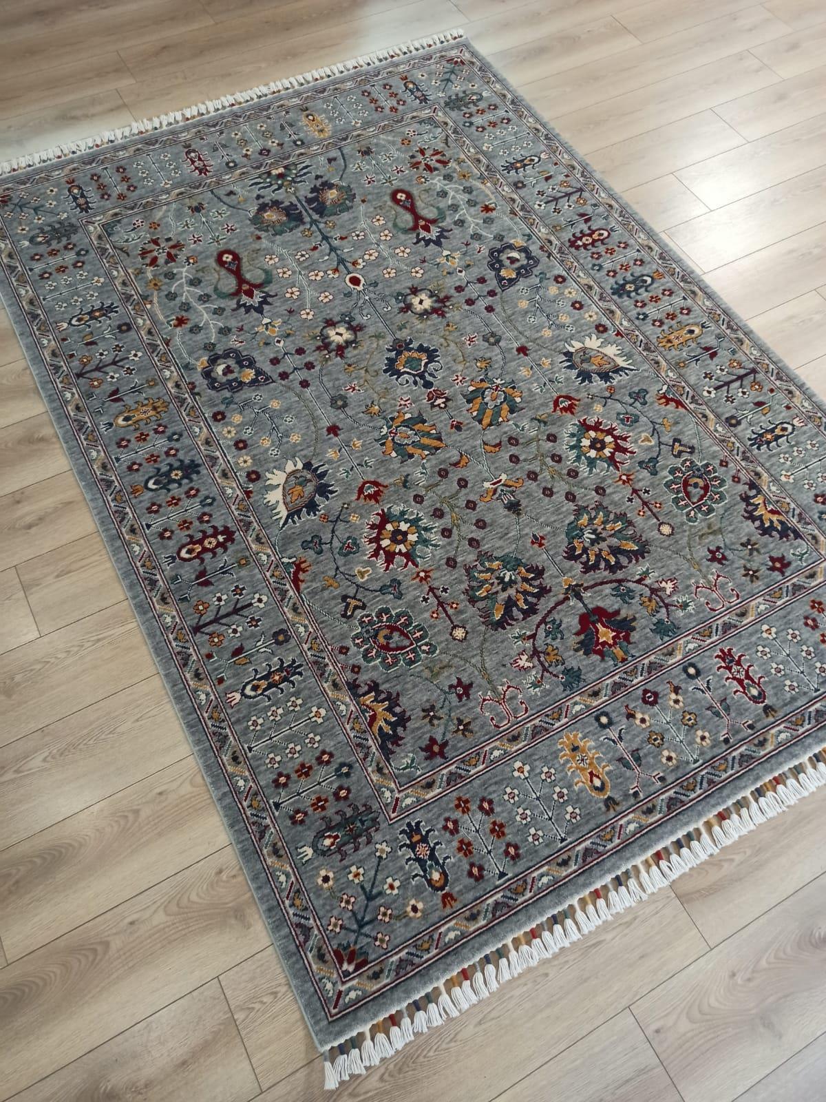 Çam Halı Sultani 805 Gri Yün ve Bambu ile Özel Tezgahlarda Üretilen Otantik Desenli El Emeği Modern Uşak Halısı