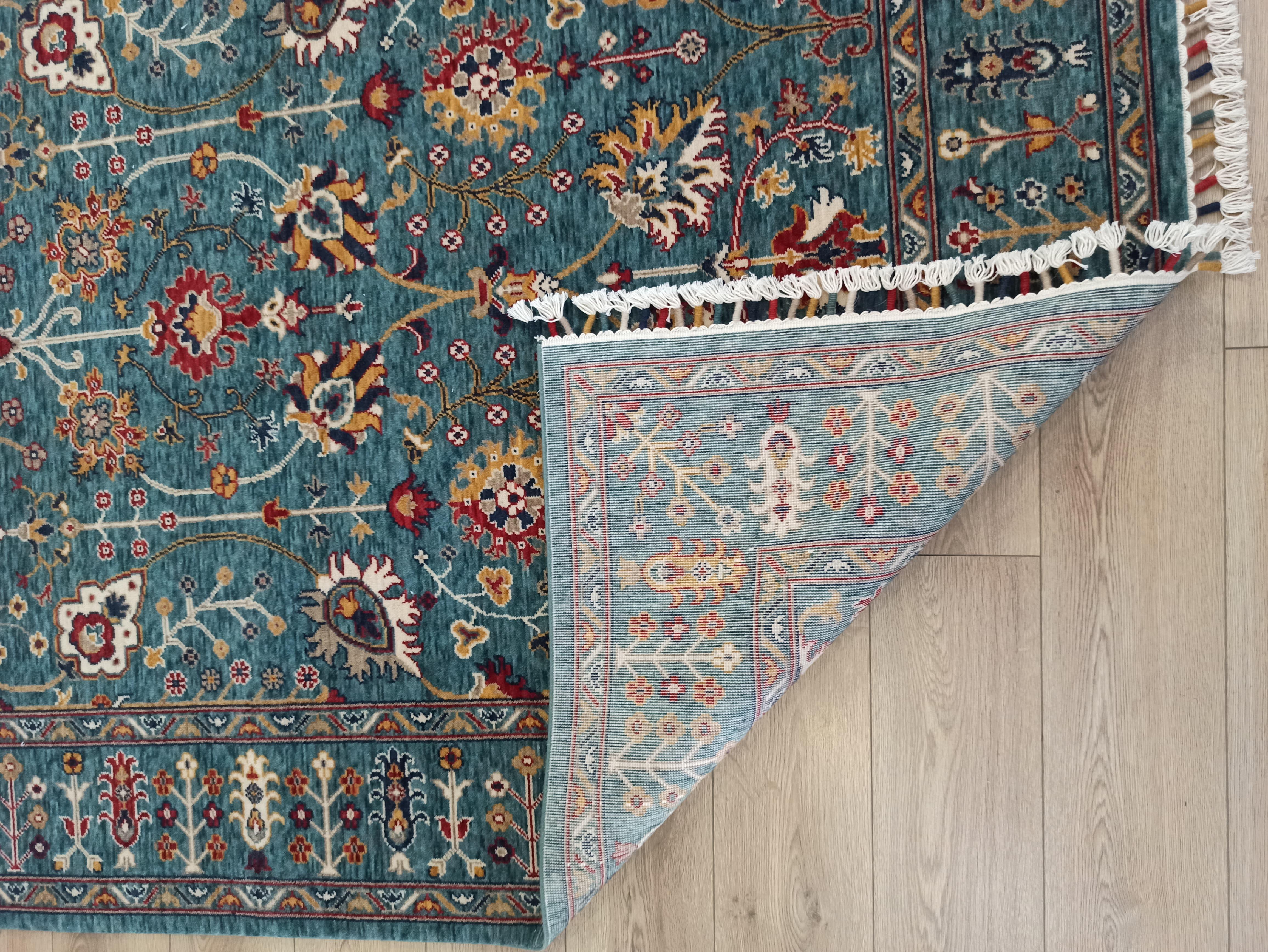 Çam Halı Sultani 805 Yeşil Yün ve Bambu ile Özel Tezgahlarda Üretilen Otantik Desenli El Emeği Modern Uşak Halısı