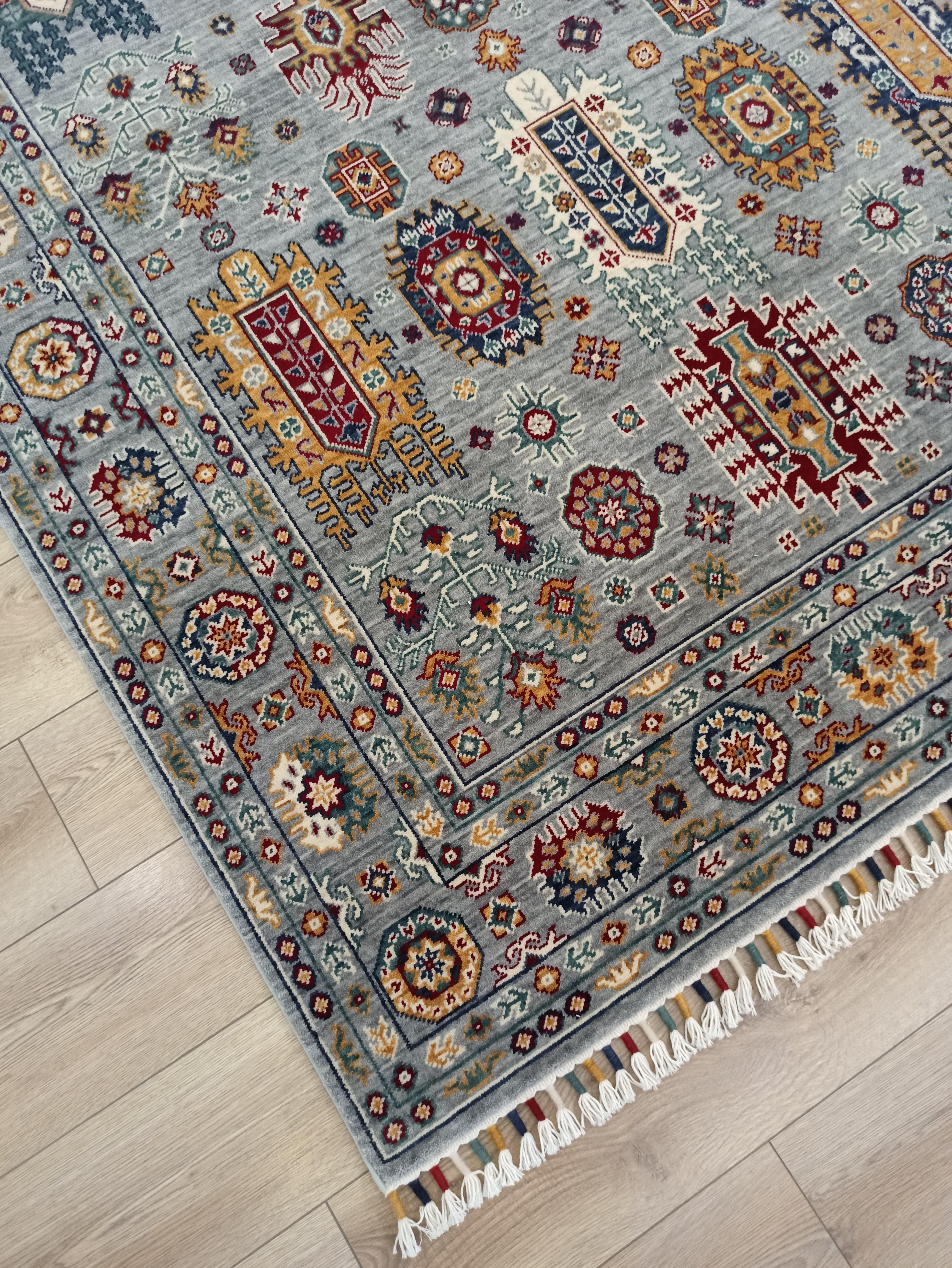 Çam Halı Sultani 807 Gri Yün ve Bambu ile Özel Tezgahlarda Üretilen Otantik Desenli El Emeği Modern Uşak Halısı