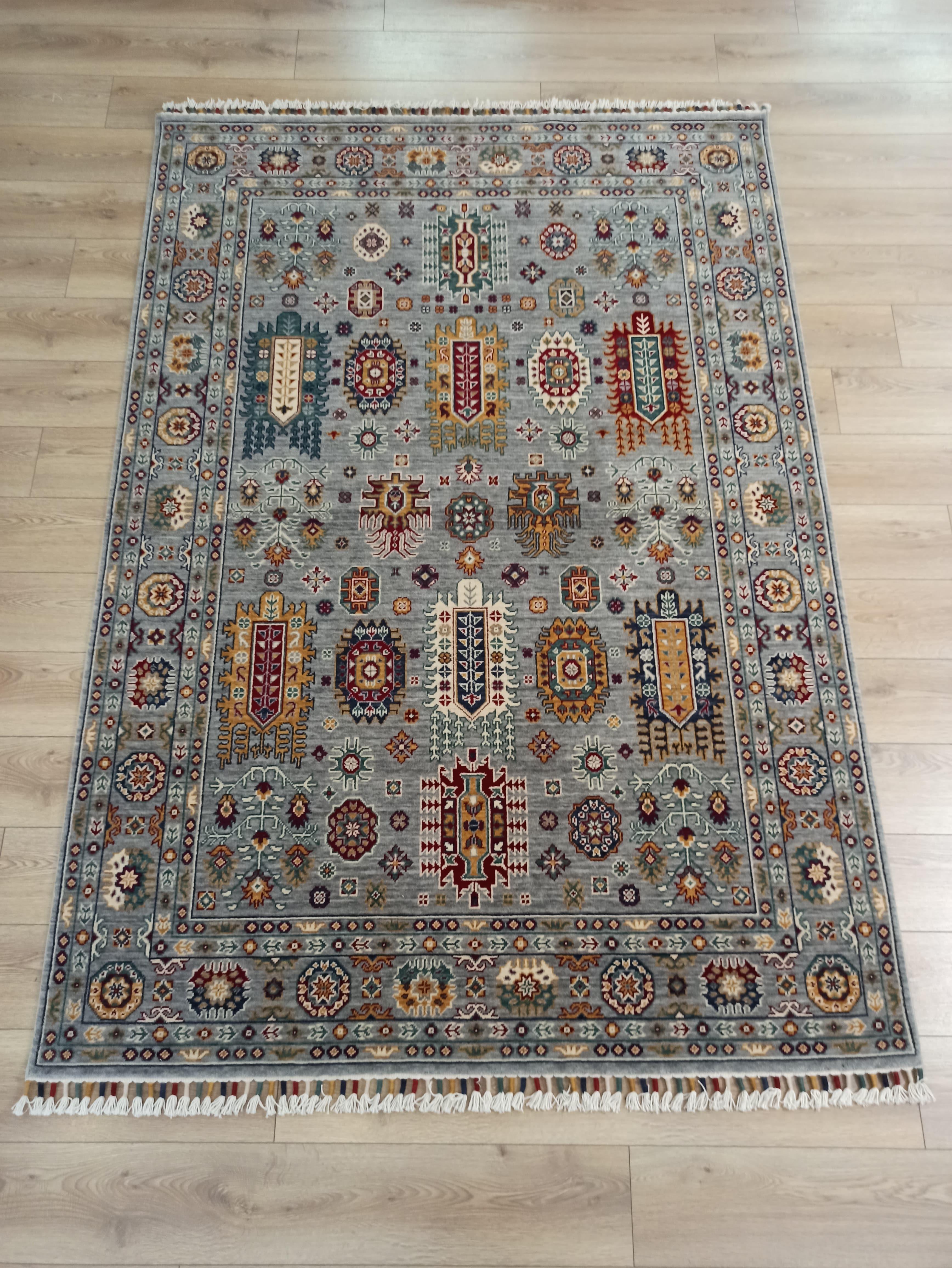 Çam Halı Sultani 807 Gri Yün ve Bambu ile Özel Tezgahlarda Üretilen Otantik Desenli El Emeği Modern Uşak Halısı
