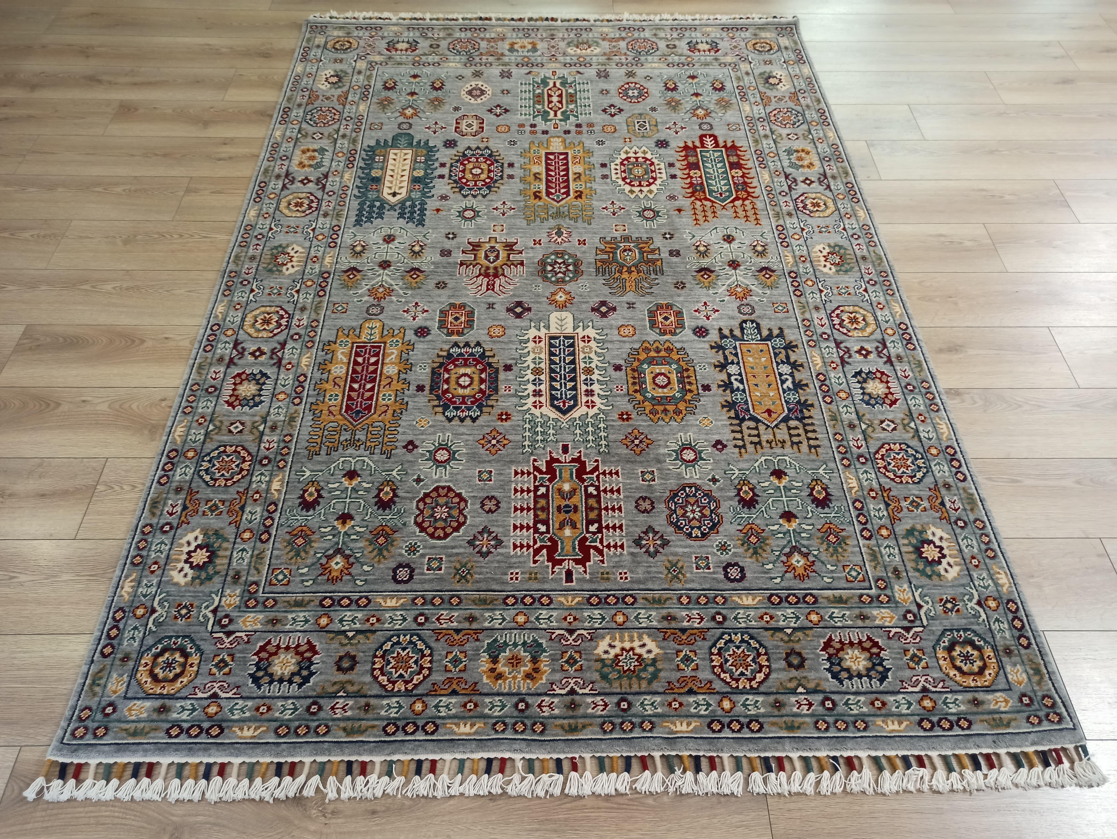 Çam Halı Sultani 807 Gri Yün ve Bambu ile Özel Tezgahlarda Üretilen Otantik Desenli El Emeği Modern Uşak Halısı