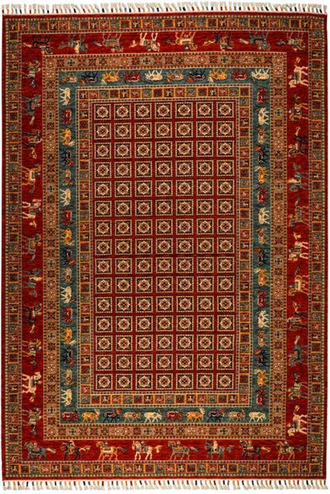 Çam Halı Sultani 823 Kırmızı Yün ve Bambu ile Özel Tezgahlarda Üretilen Otantik Desenli El Emeği Modern Uşak Halısı
