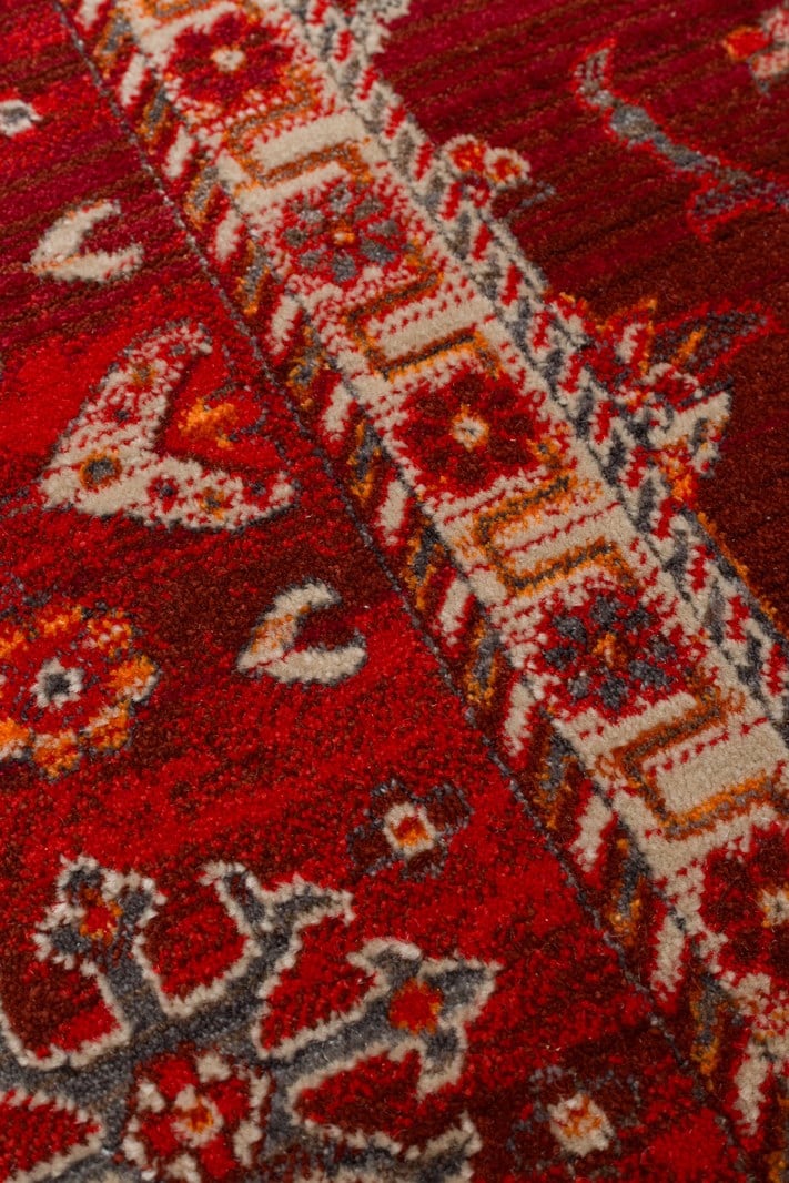 Eko Halı PİETRA PTA 24 RED Sıcak Renk Tonlarını Etnik Desenlerle Buluşturan Yumuşak Tuşeli Salon Halısı Oturma Odası Halısı Mutfak Halısı Modern Makine Halısı