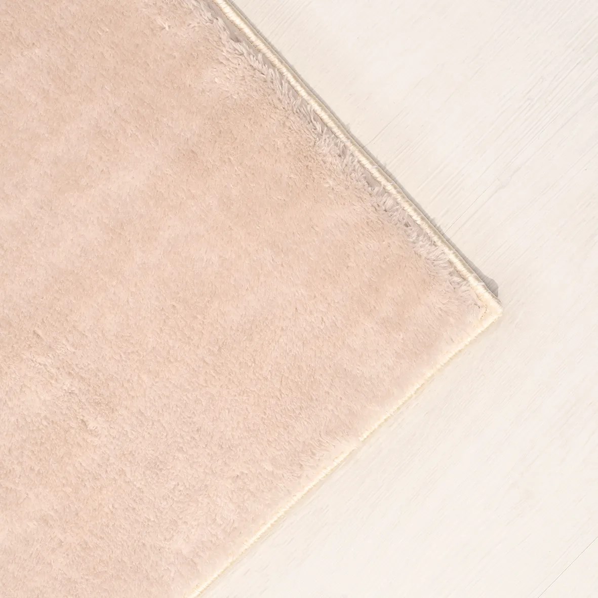 POLY Peluş Halı-Bej- Salon-Mutfak-Antre-Oturma Odası-Yumuşak-Kaymaz Taban-Yıkanabilir–Modern-Uygun Fiyat