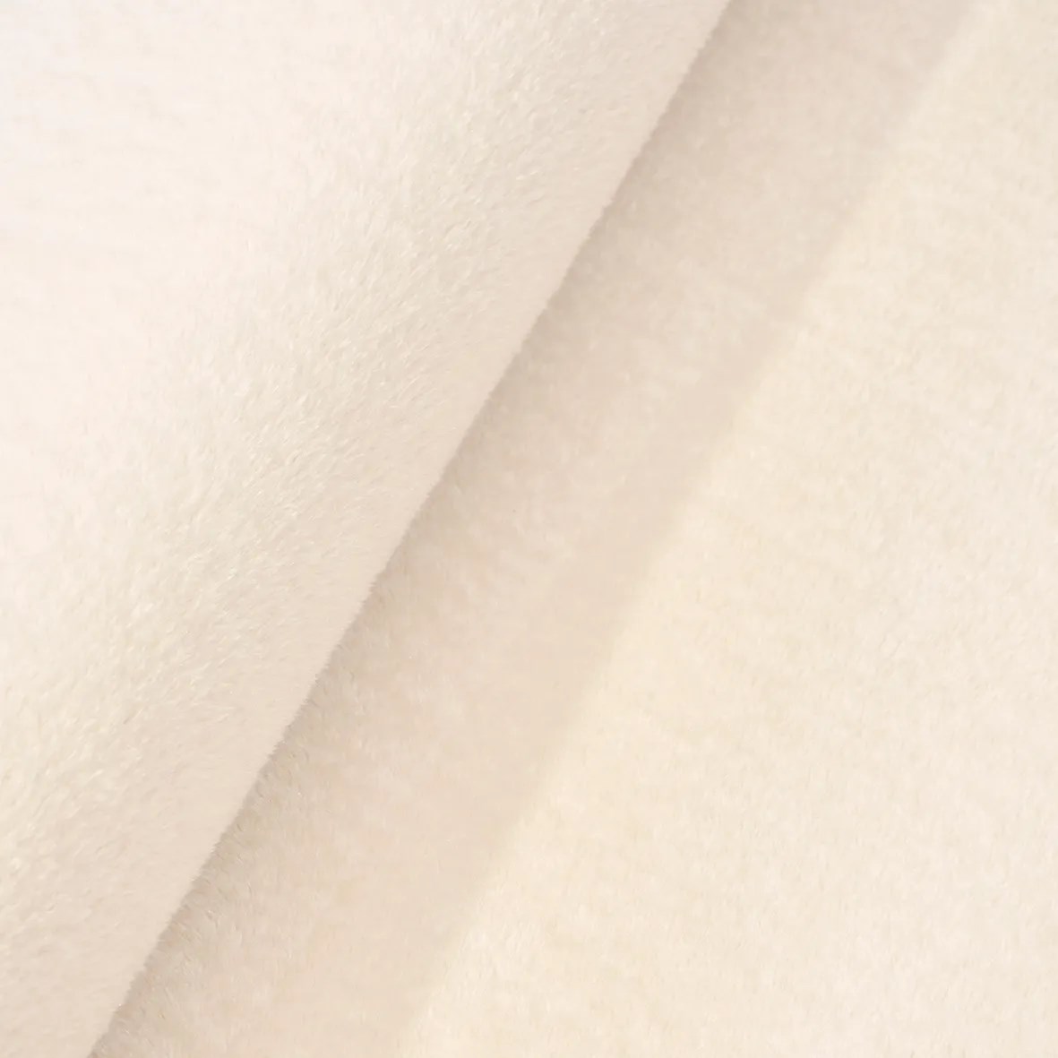POLY Peluş Halı-Krem-  Salon-Mutfak-Antre-Oturma Odası-Yumuşak-Kaymaz Taban-Yıkanabilir–Modern-Uygun Fiyat
