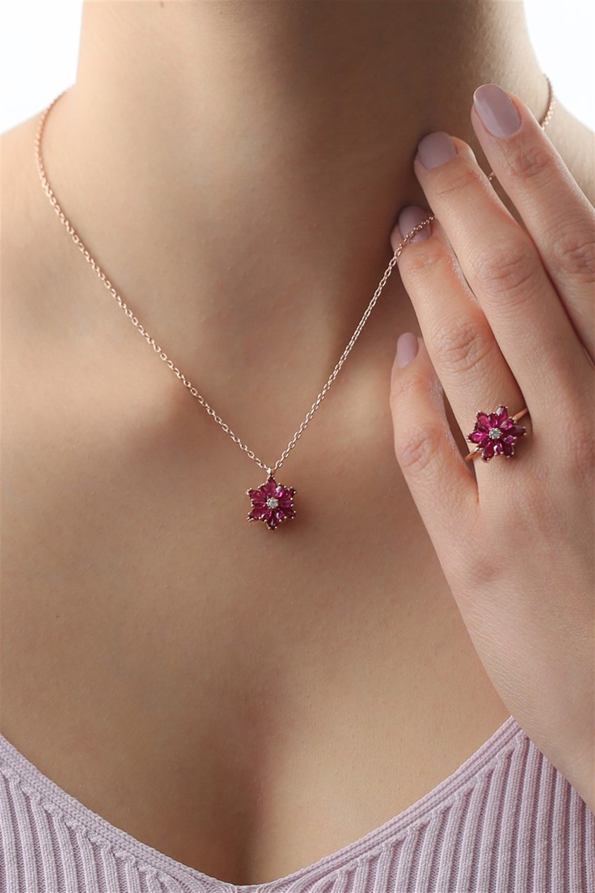 Gümüş Pembe Taşlı Lotus Çiçeği Kolye