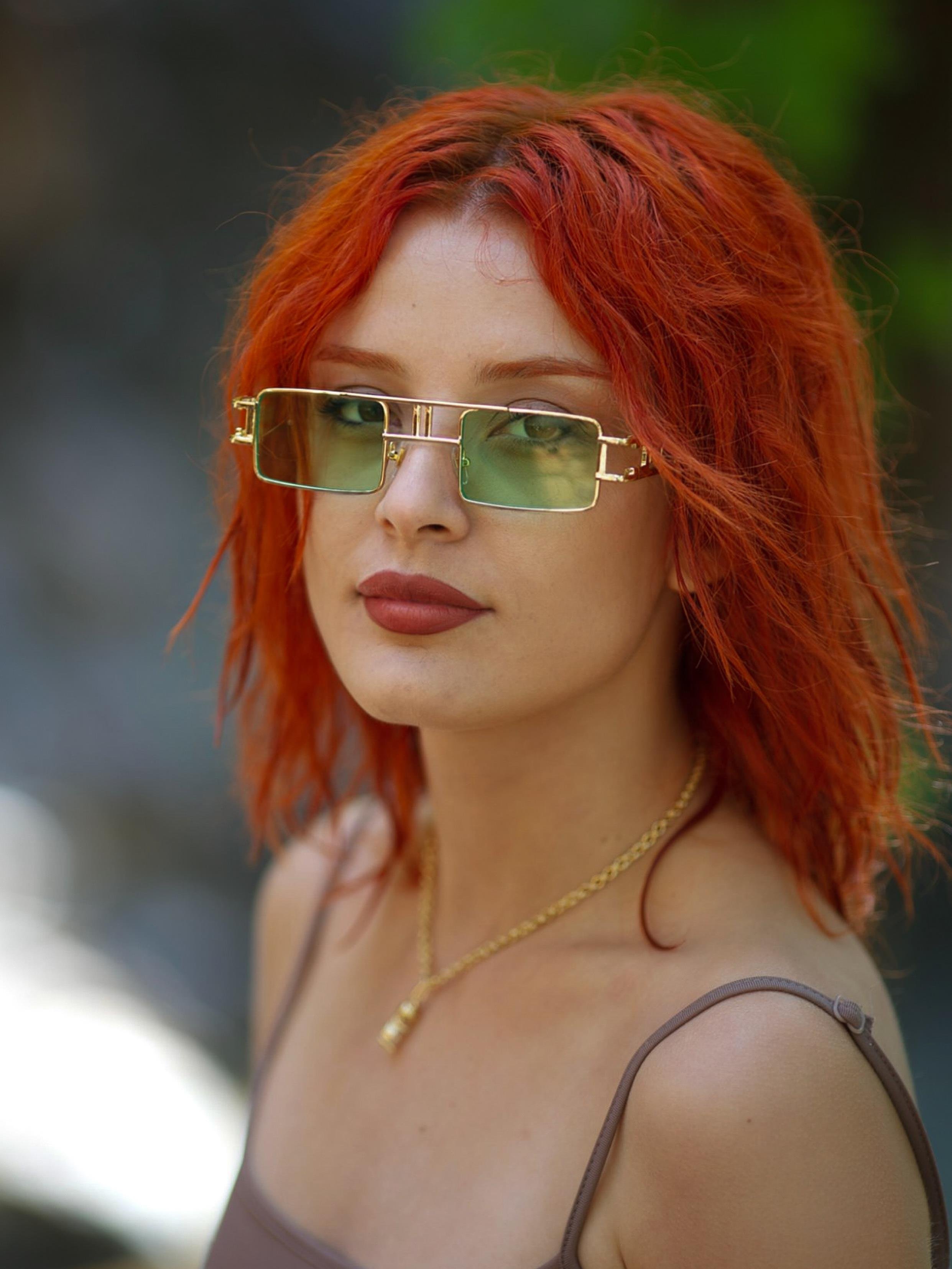 Dikdörtgen Gold Çerçeve Yeşil Cam Retro Kadın Güneş Gözlüğü