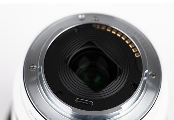 atx-m 11-18mm WE F2.8 E (White Edition)