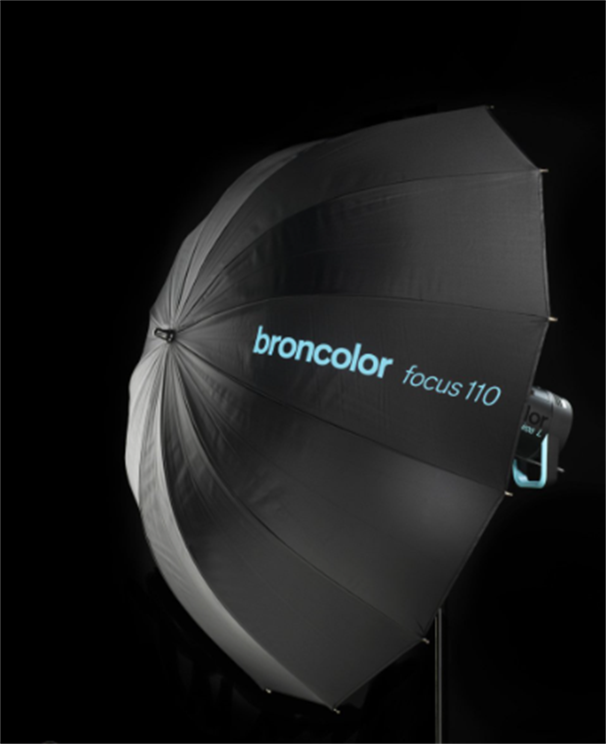 Broncolor Focus 110 cm Gümüş / Siyah Şemsiye