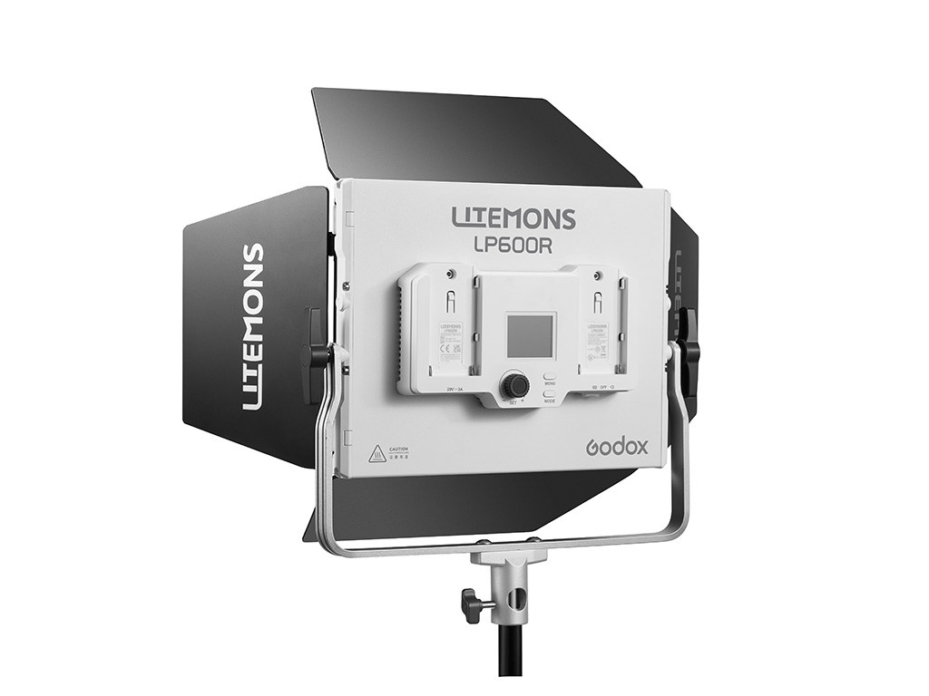 Godox LP600R K3 RGB 3'lü Softboxlı Panel LED Işık Kiti (Bataryalı)