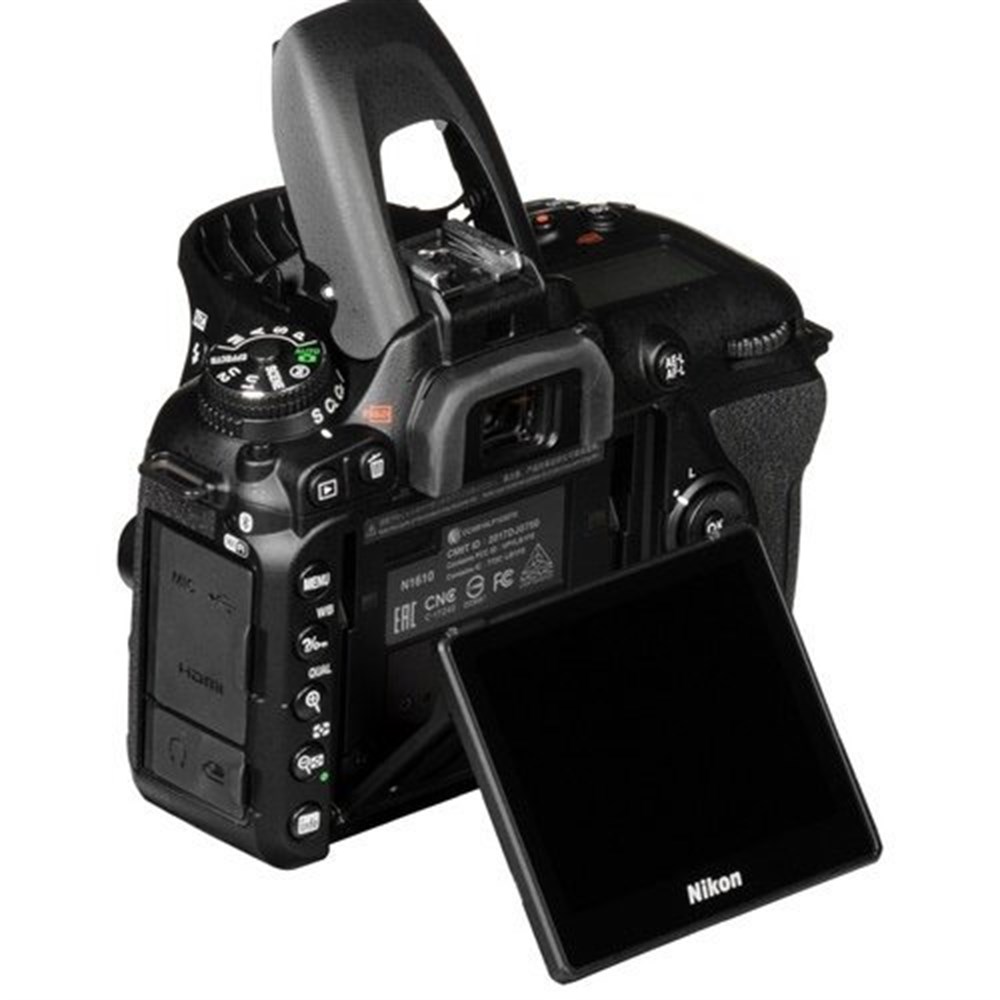 Nikon D7500 18-105mm VR Lens Kit