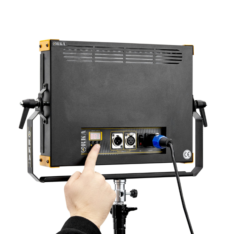Orka Lighting OR-4004 Studio Led X DMX 512 (3200 Kelvin)