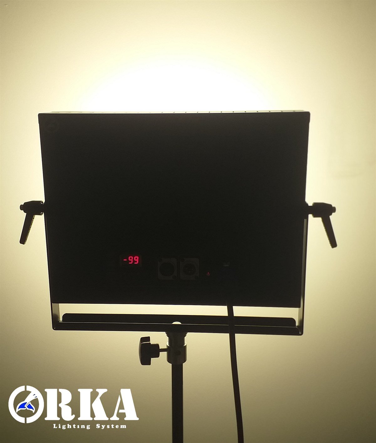 Orka Lighting OR-4015 Studio Led XL DMX 512 Bi Color ( 3200-5600 Kelvin)