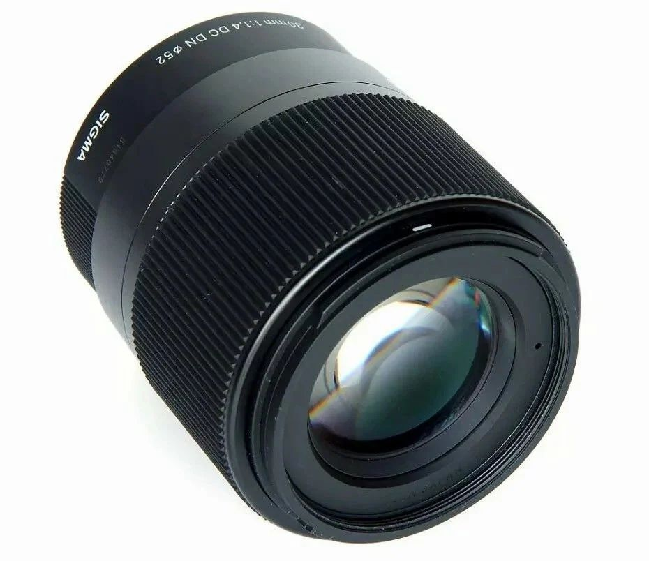 Sigma 30mm f/1.4 DC DN Lens (Canon RF Mount)