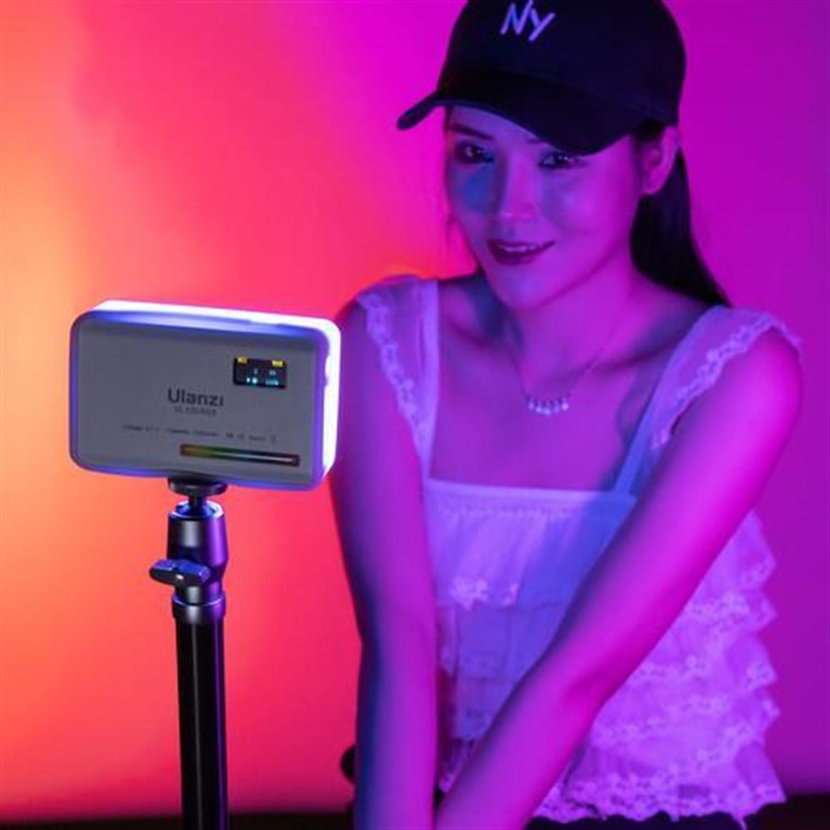 Ulanzi VL120 RGB LED Video Işığı