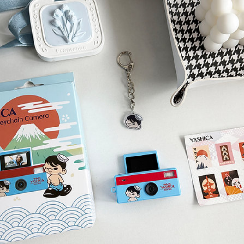 Yashica x Funtastic Anahtarlık Kamera (YASHICA Boy Adventure)