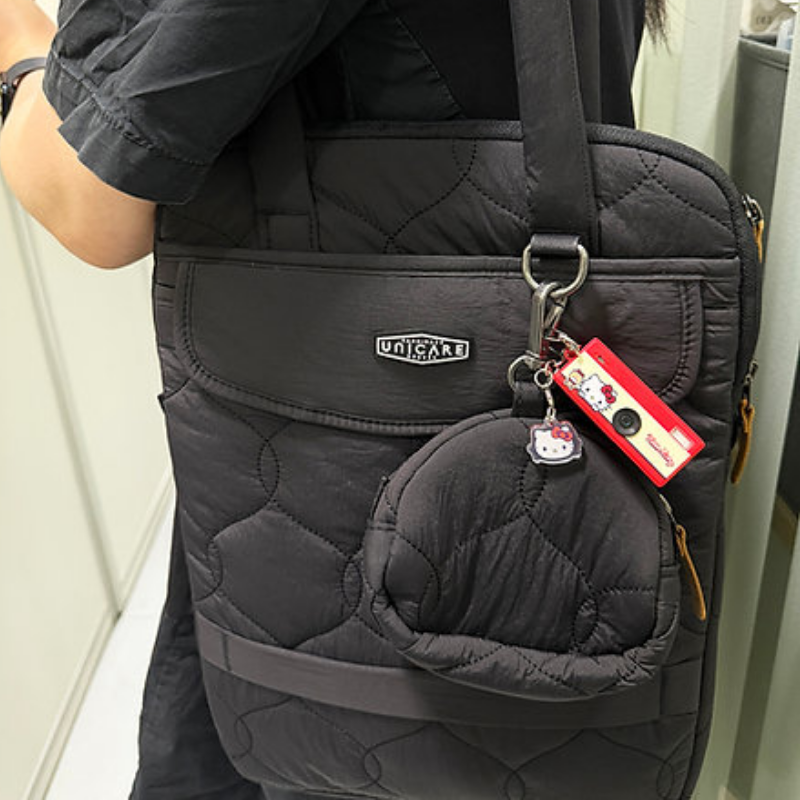 YASHICA x Hello Kitty Eğlenceli Anahtarlık Kamera (Klasik Hello Kitty)