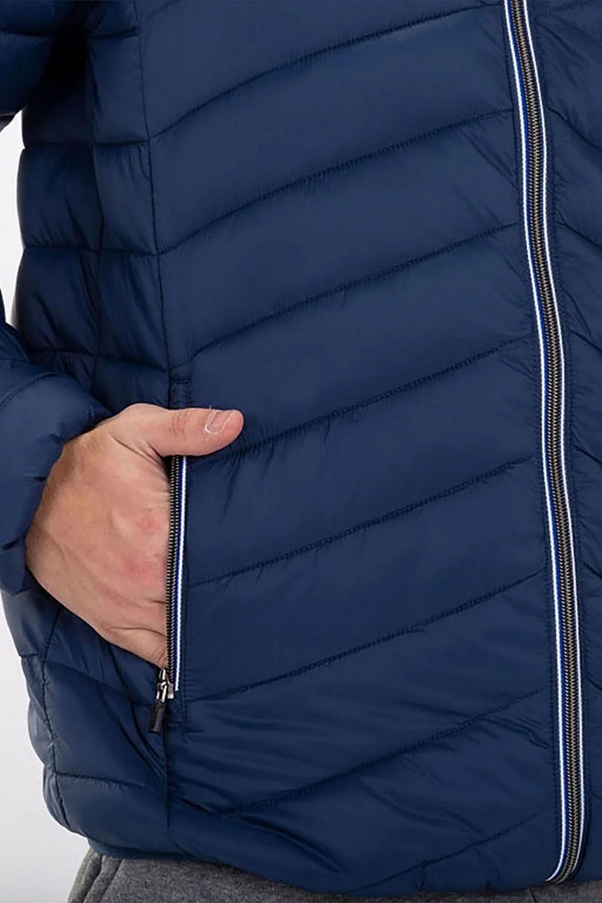 Joma 101594.331 Urban III Erkek Mont