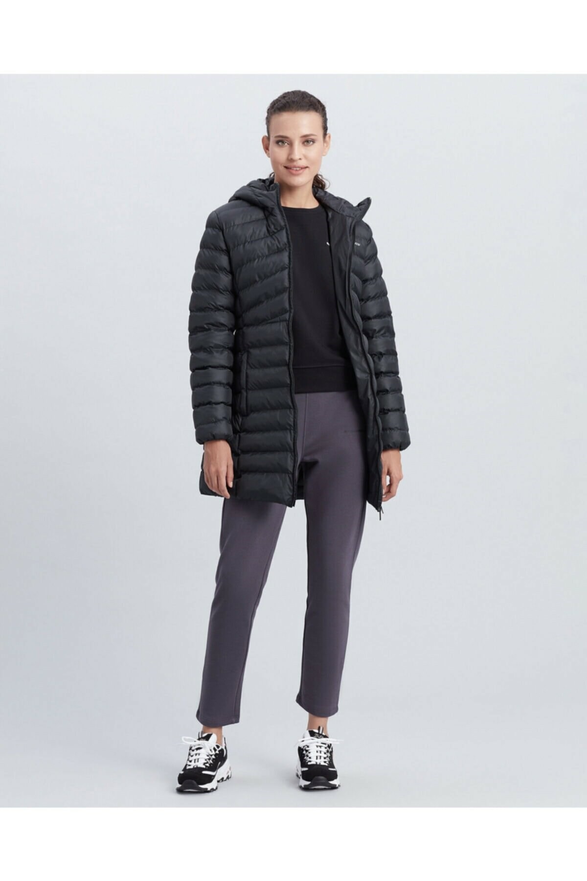Skechers S212005-001 W Essentil Maxi Lenght Hooded Jacket Kadın Mont