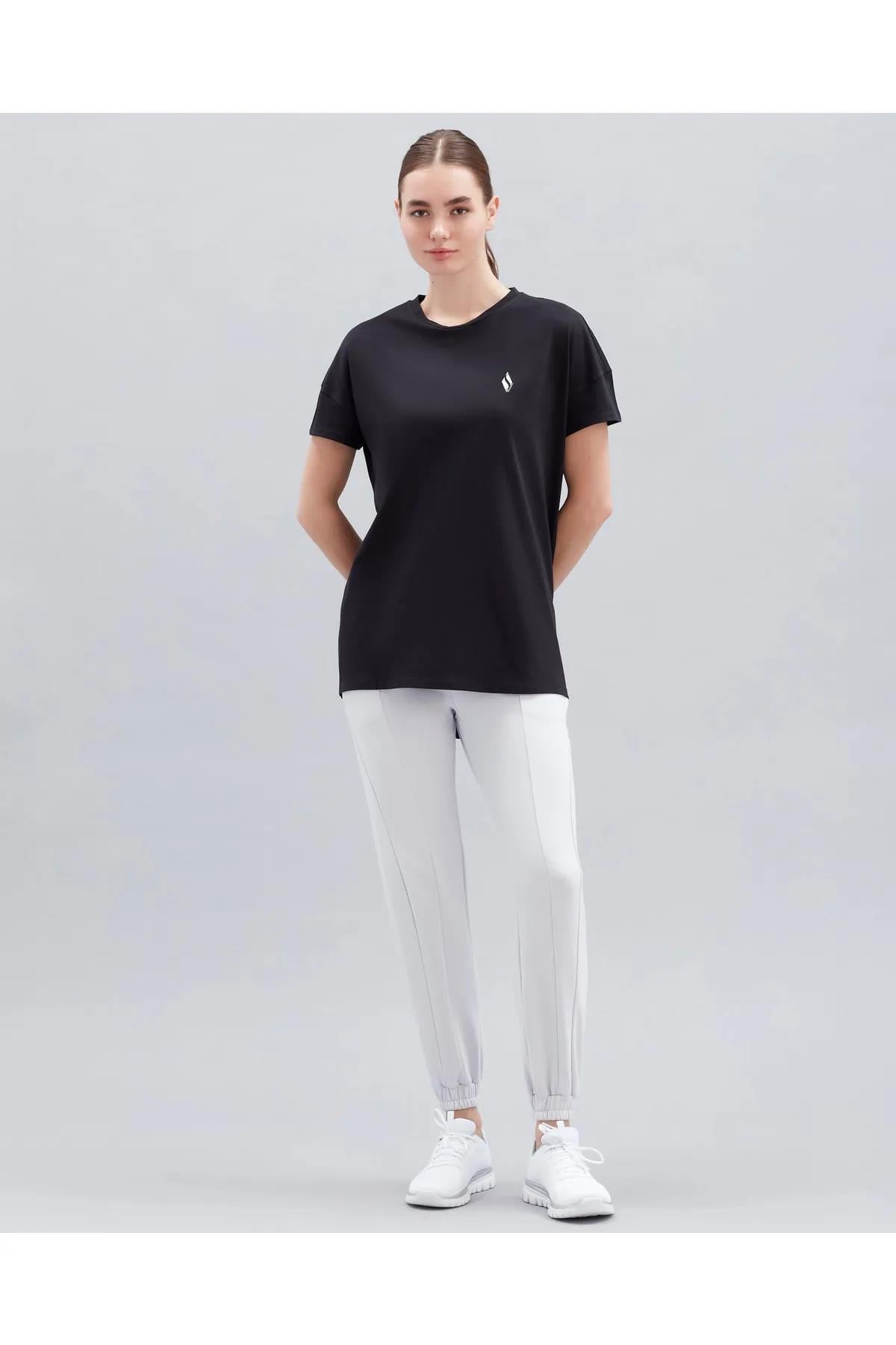 Skechers S221482-001 W Performance Tops Crew Neck Kadın Spor Tişört