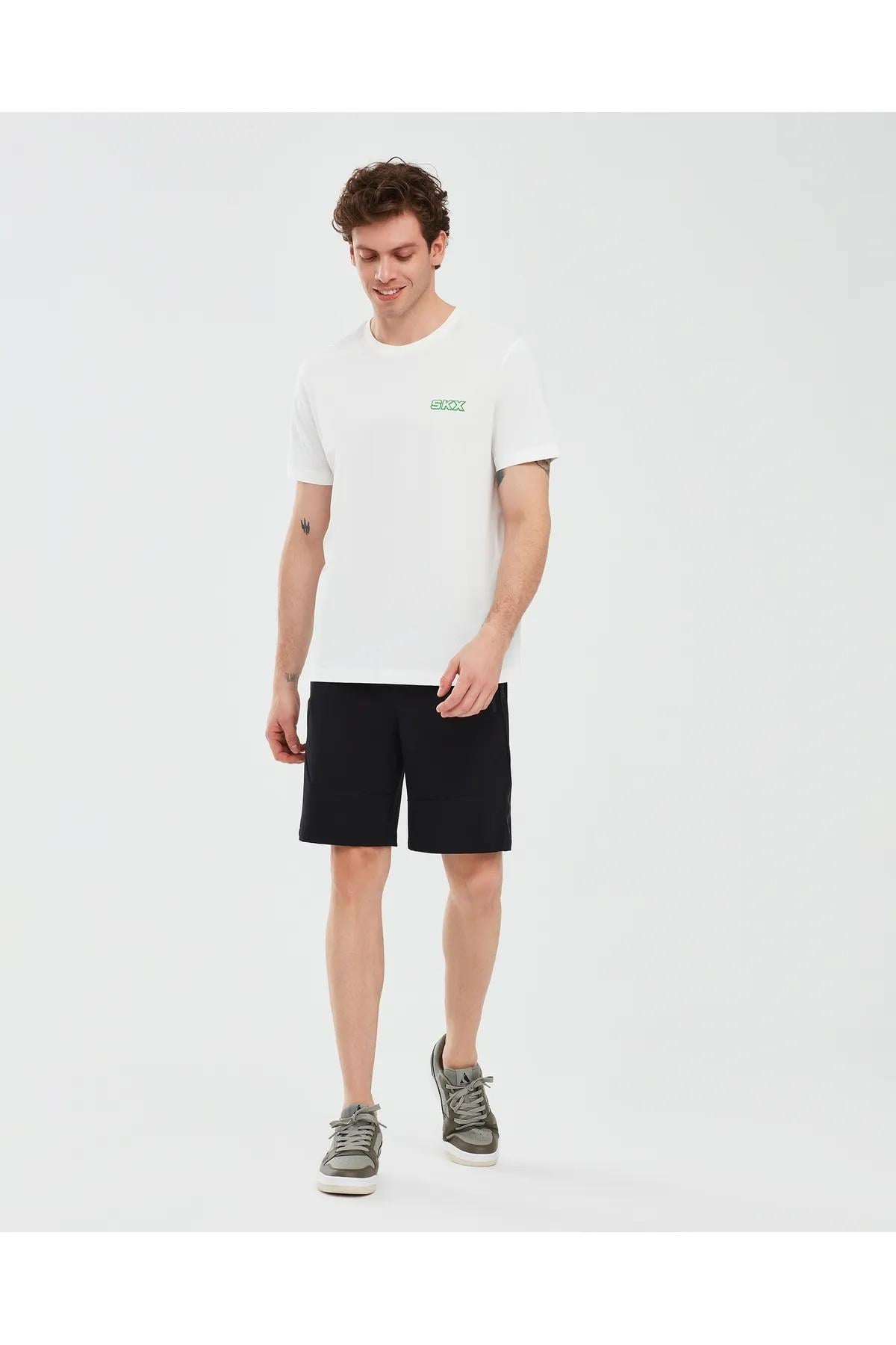 Skechers S241054-102 Graphic M Sleeve Erkek Spor Tişört