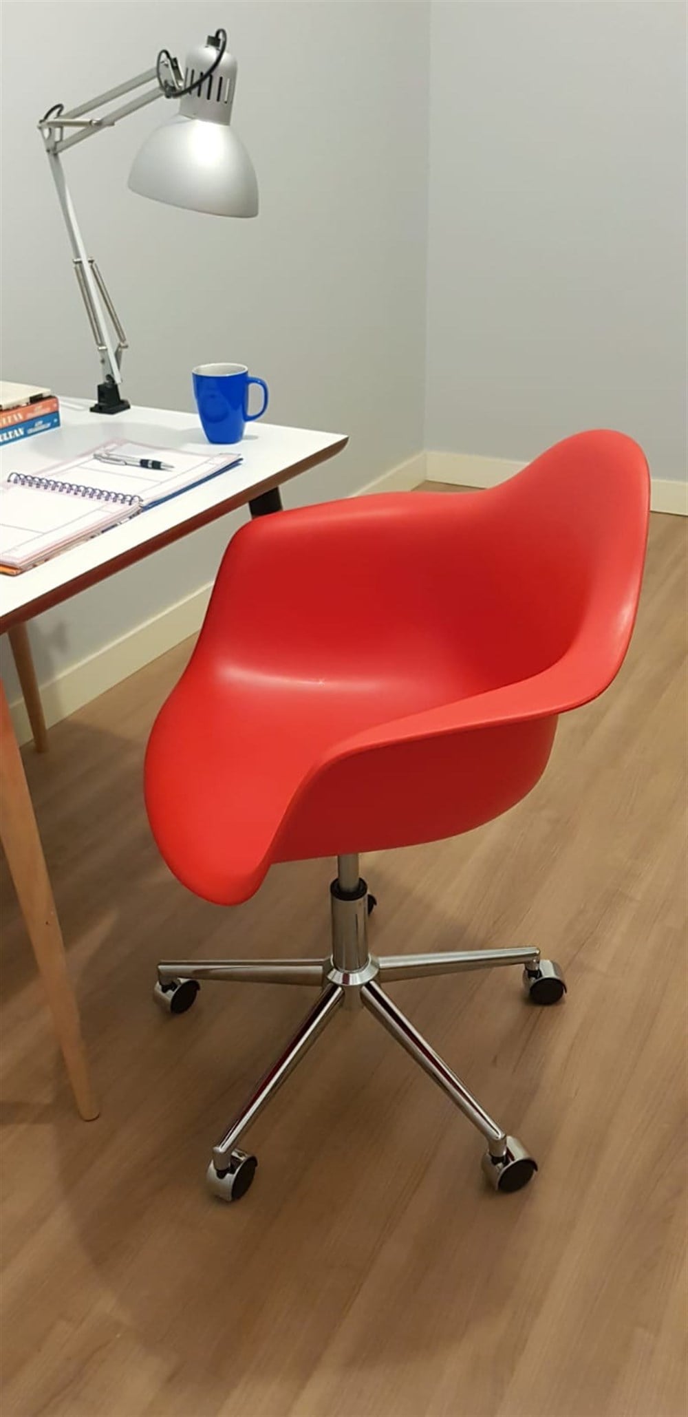Lisa Kırmızı Eames Ofis Sandalyesi