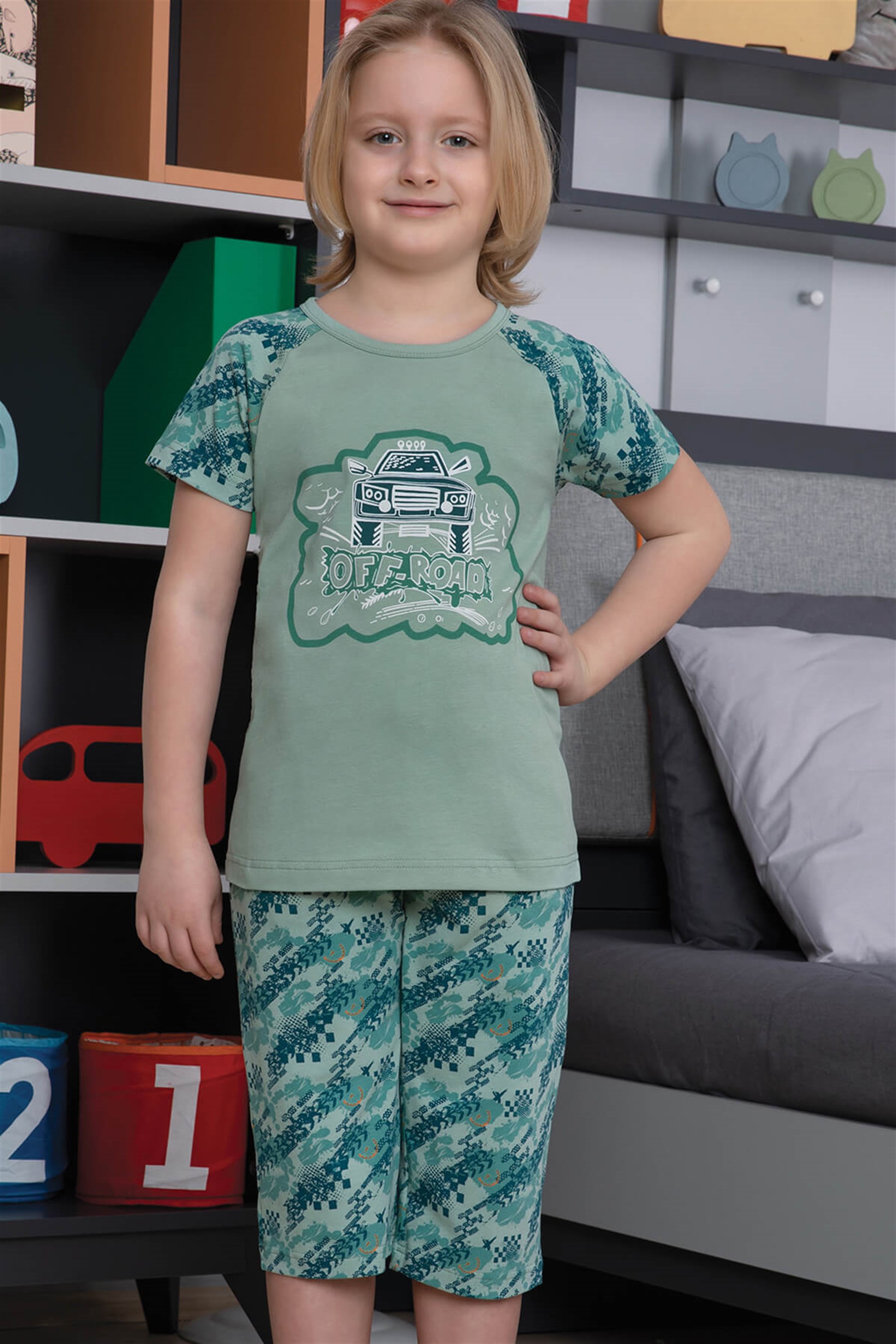 9762 Baykar Erkek Çocuk Kapri Takımı