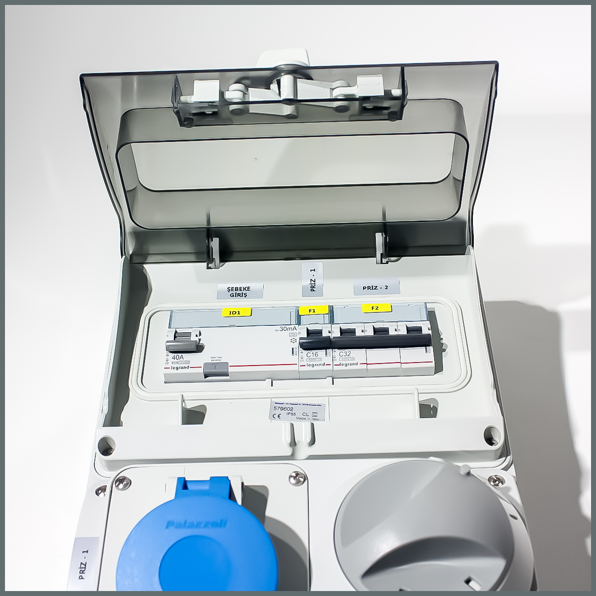 IP44 Kombinasyon Panosu  1 ad. 3x16A, 1ad. 5x32A Kilitli Priz