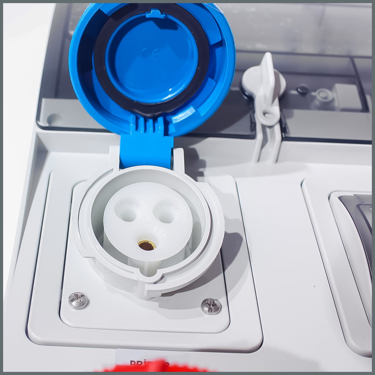 IP66 Kombinasyon Panosu  1 ad 3x16A, 1 ad 5x32A, 2 ad Schuko Priz