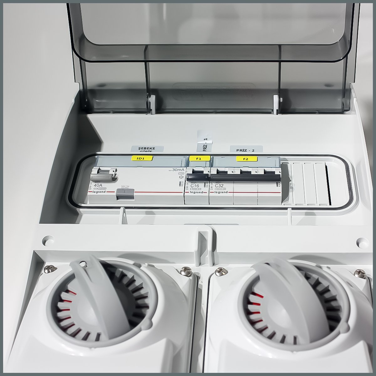 IP66 Kombinasyon Panosu 1ad. 3x16A, 1ad. 5x32A Kilitli Priz