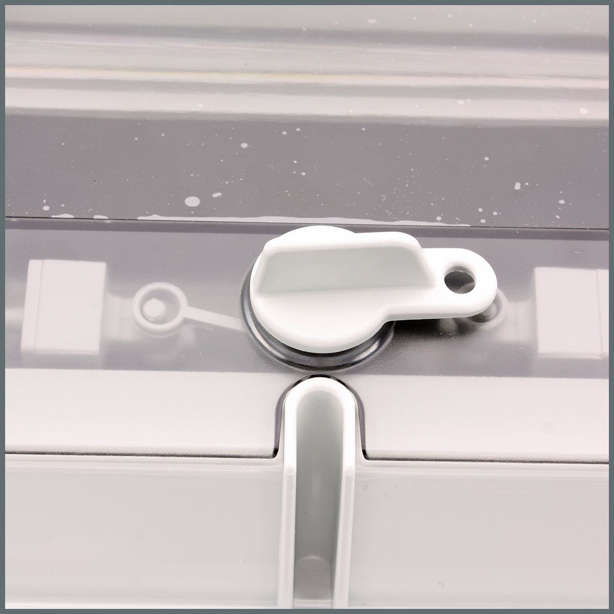 Kilitli Prizler (Dikey)Palazzoli Kontrol Modülü 12 Modül (IP56)