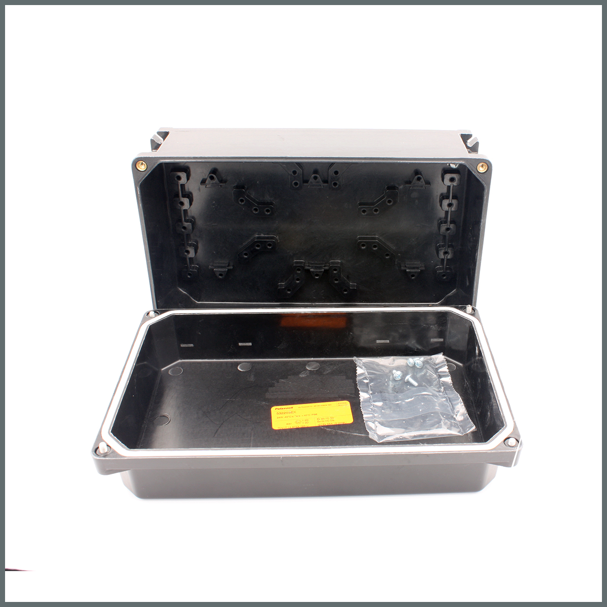 Konum GöstergeleriPalazzoli TAIS-EX Serisi BUAT (IP66) GRP 290x185x125 mm Yüksek Kapak.