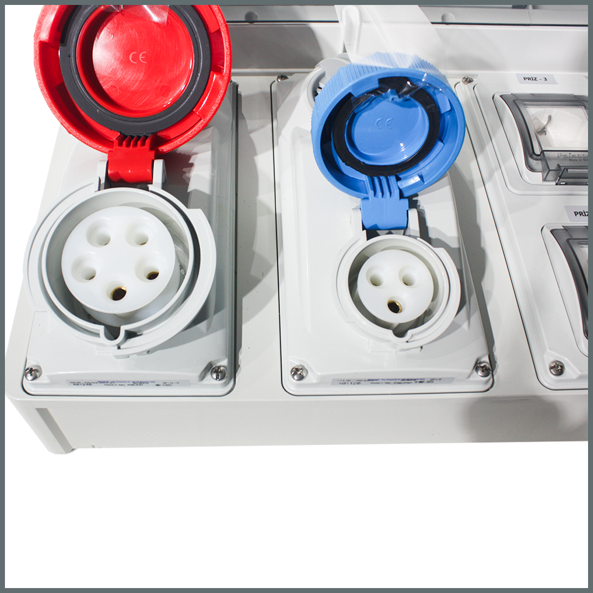 Novsen  IP55 Kombinsayon Panosu 1ad. 5x32A Kilitli Priz 1ad.3x16A Kilitli Priz , 2ad. Schuko Priz